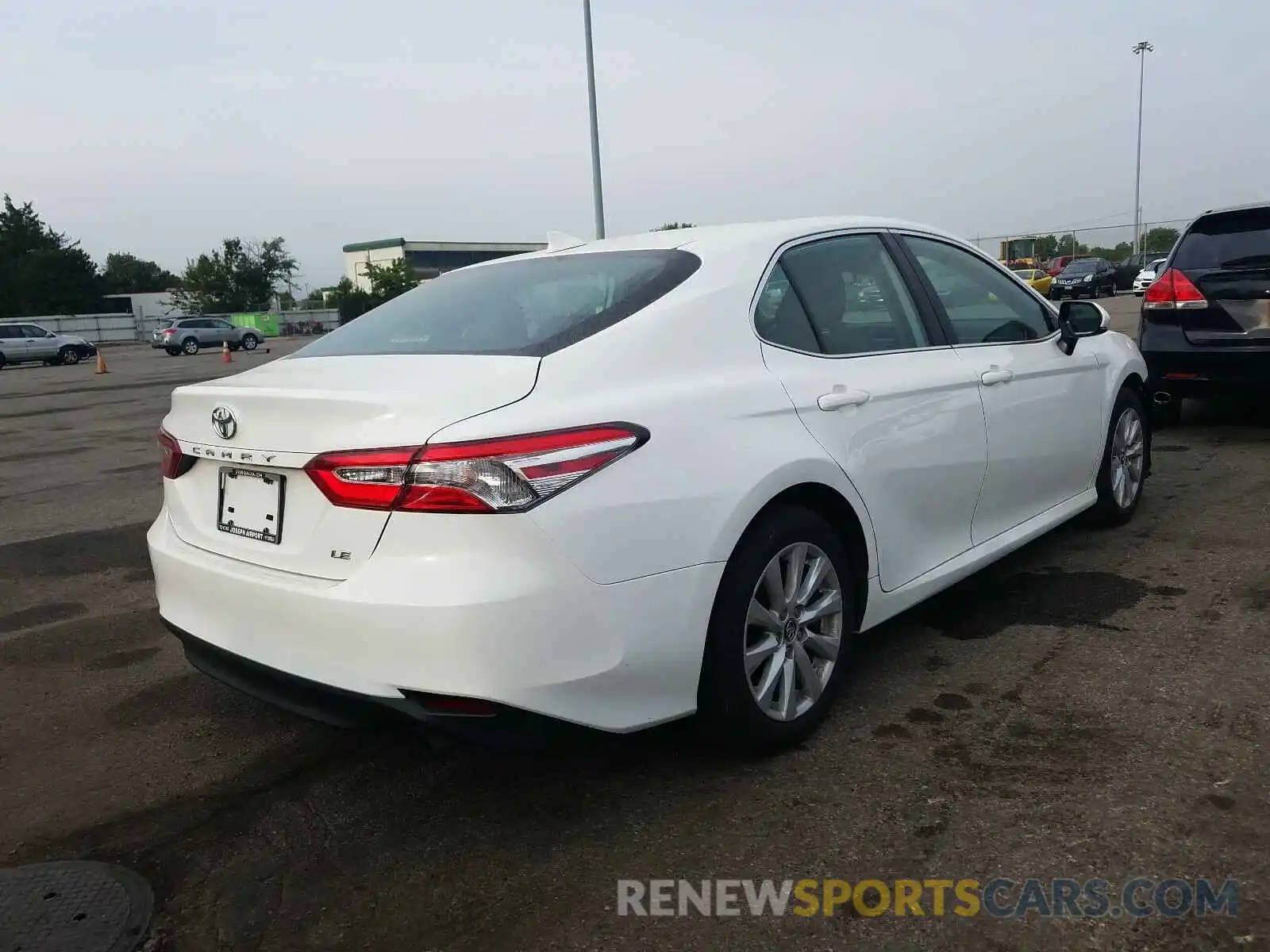 4 Photograph of a damaged car 4T1C11AK7LU871597 TOYOTA CAMRY 2020