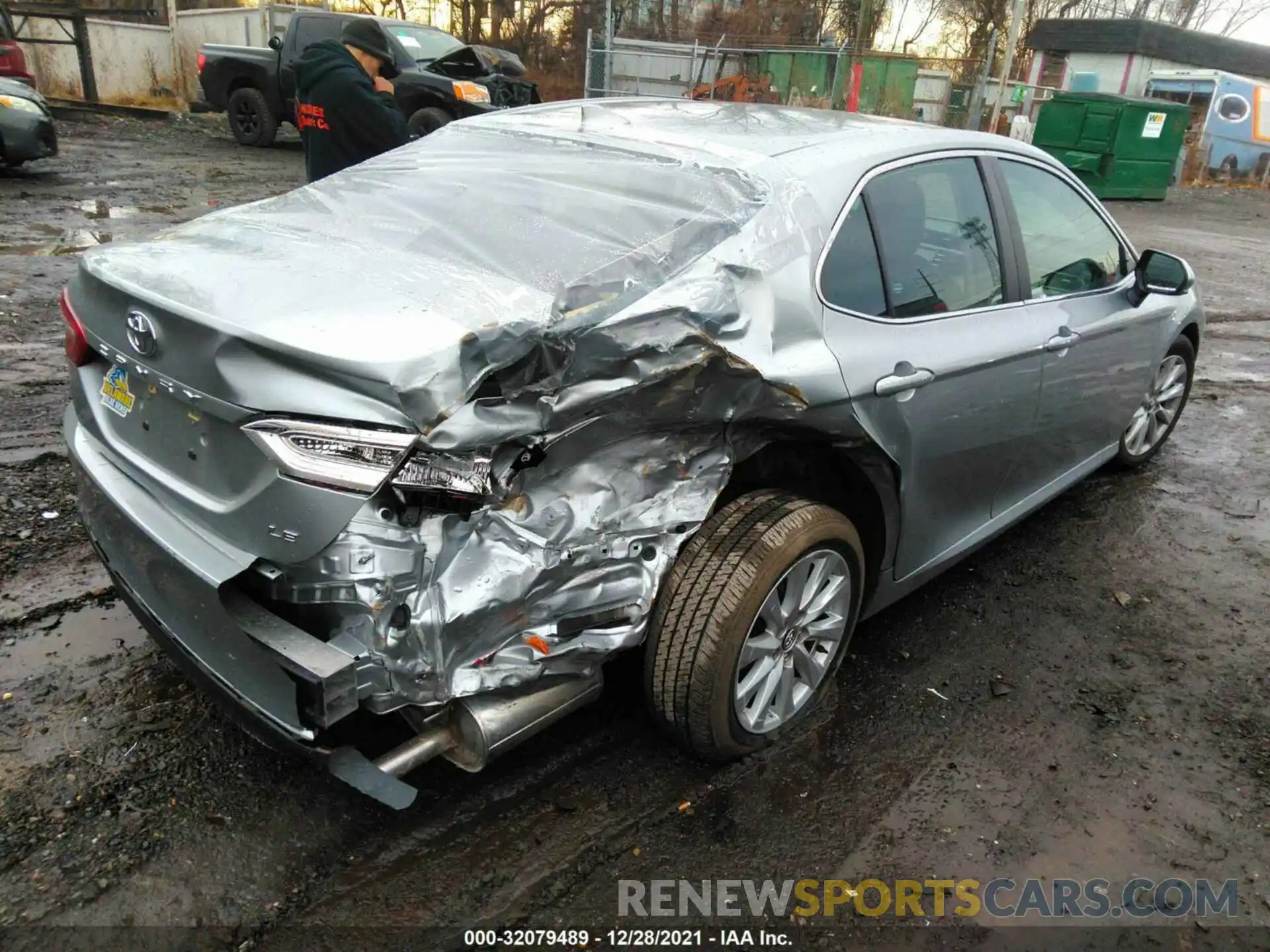 4 Photograph of a damaged car 4T1C11AK7LU881918 TOYOTA CAMRY 2020