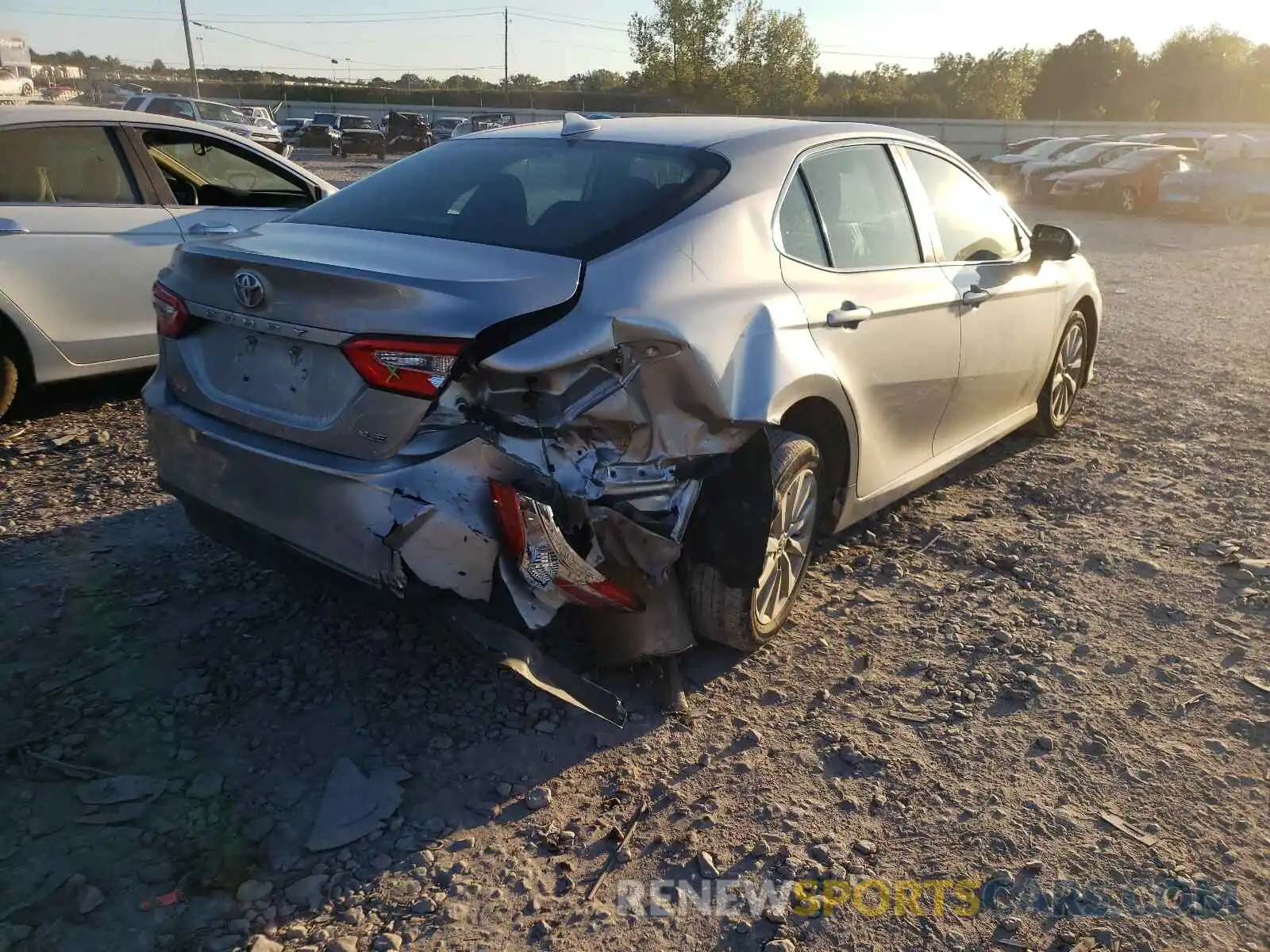 4 Photograph of a damaged car 4T1C11AK7LU884429 TOYOTA CAMRY 2020