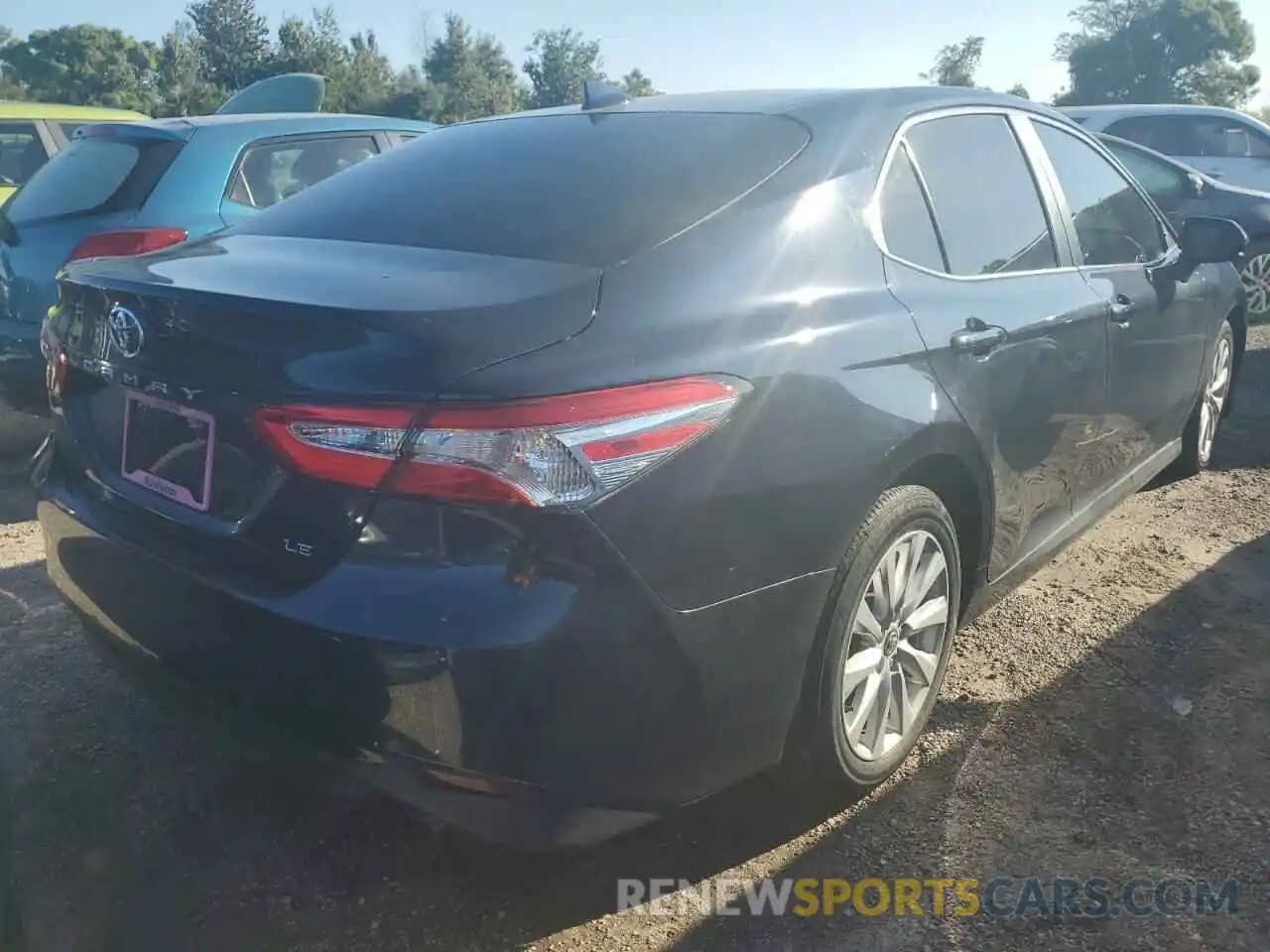 4 Photograph of a damaged car 4T1C11AK7LU884995 TOYOTA CAMRY 2020