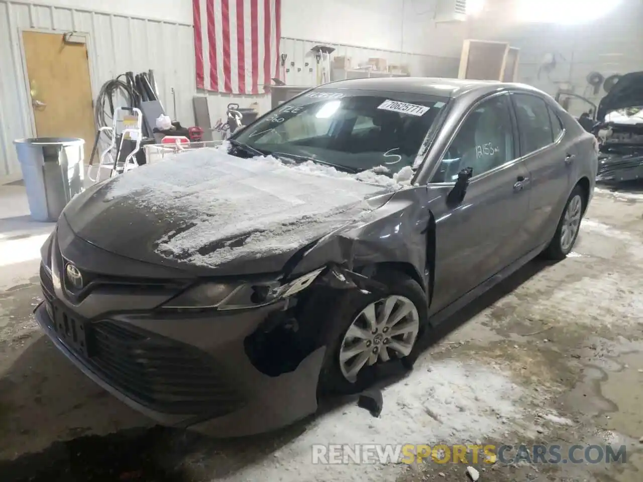 2 Photograph of a damaged car 4T1C11AK7LU886049 TOYOTA CAMRY 2020