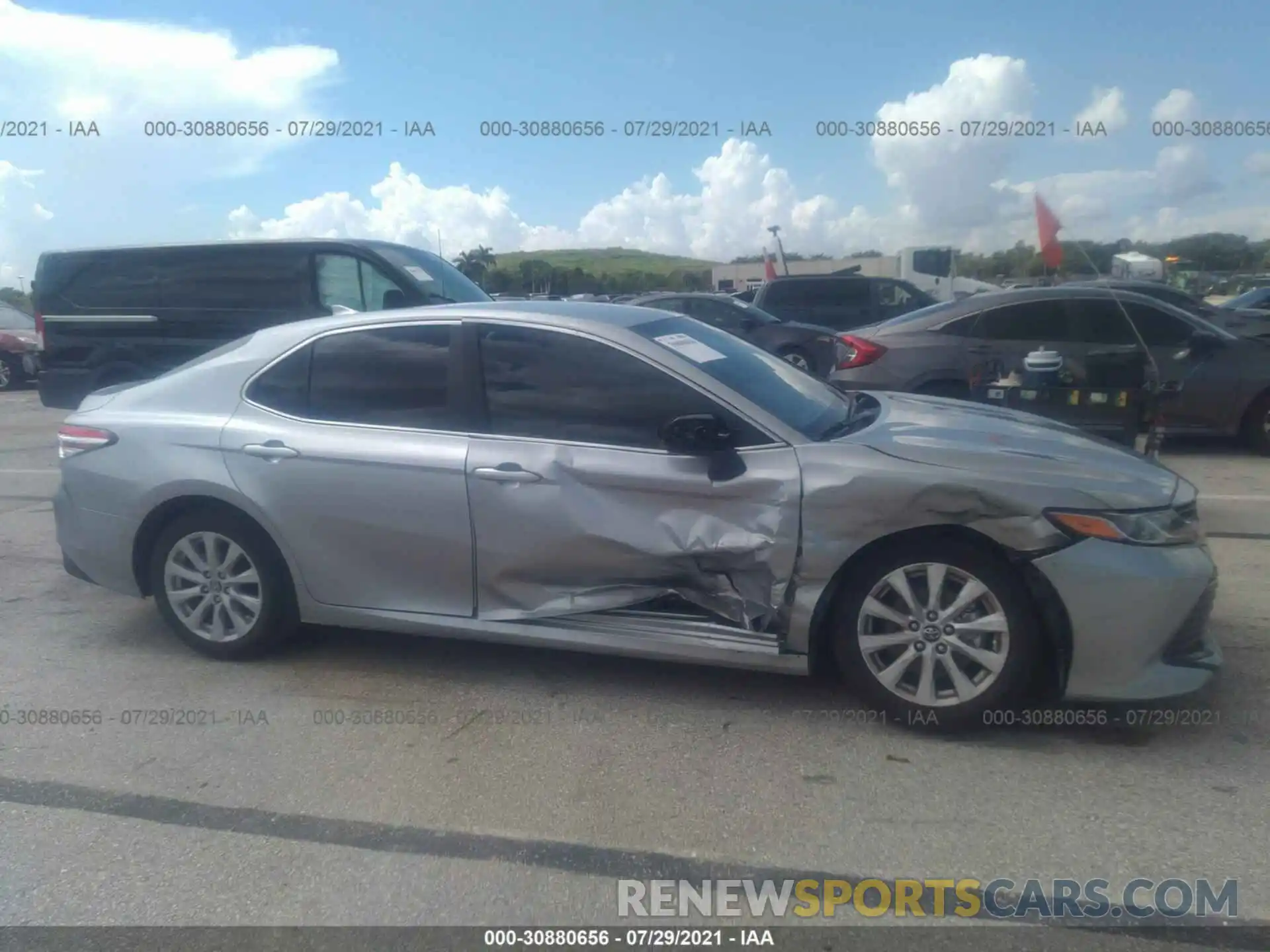 6 Photograph of a damaged car 4T1C11AK7LU902315 TOYOTA CAMRY 2020