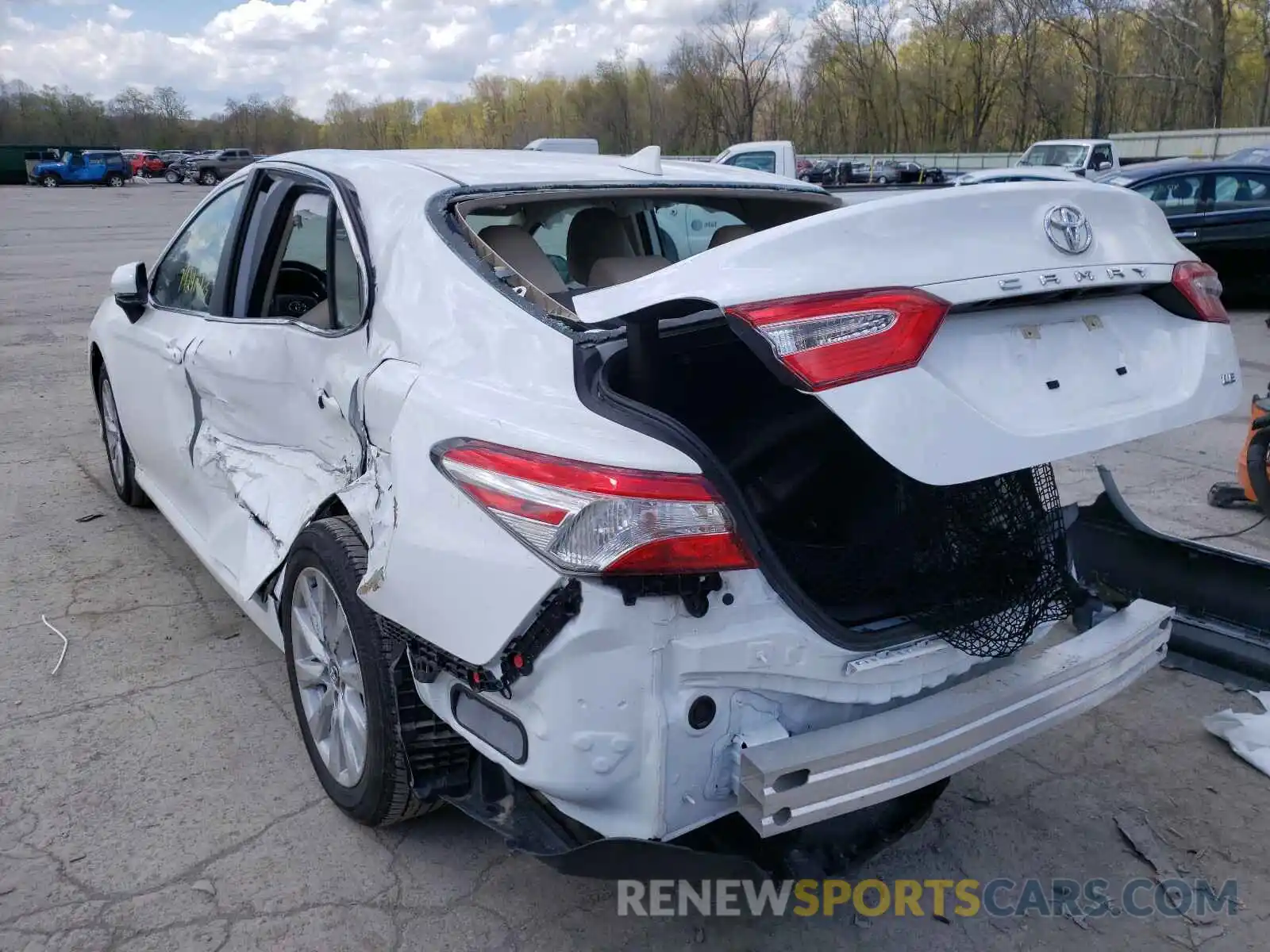 3 Photograph of a damaged car 4T1C11AK7LU906784 TOYOTA CAMRY 2020