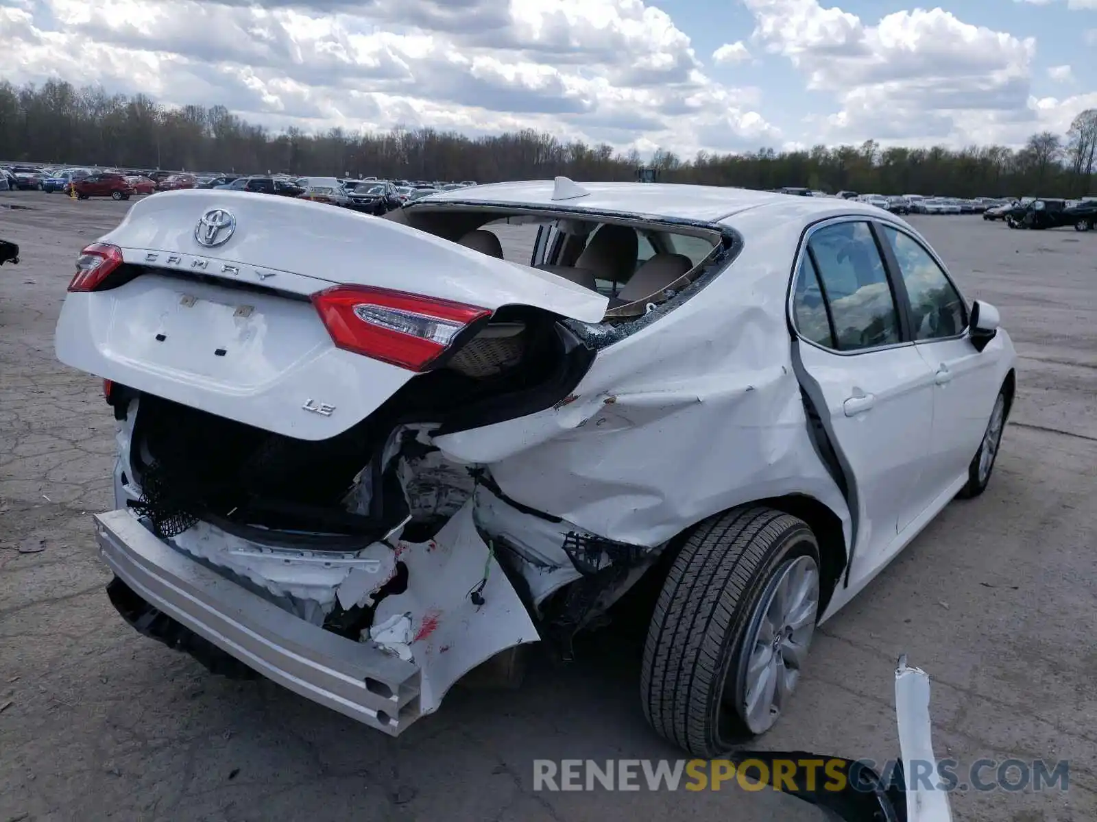 4 Photograph of a damaged car 4T1C11AK7LU906784 TOYOTA CAMRY 2020