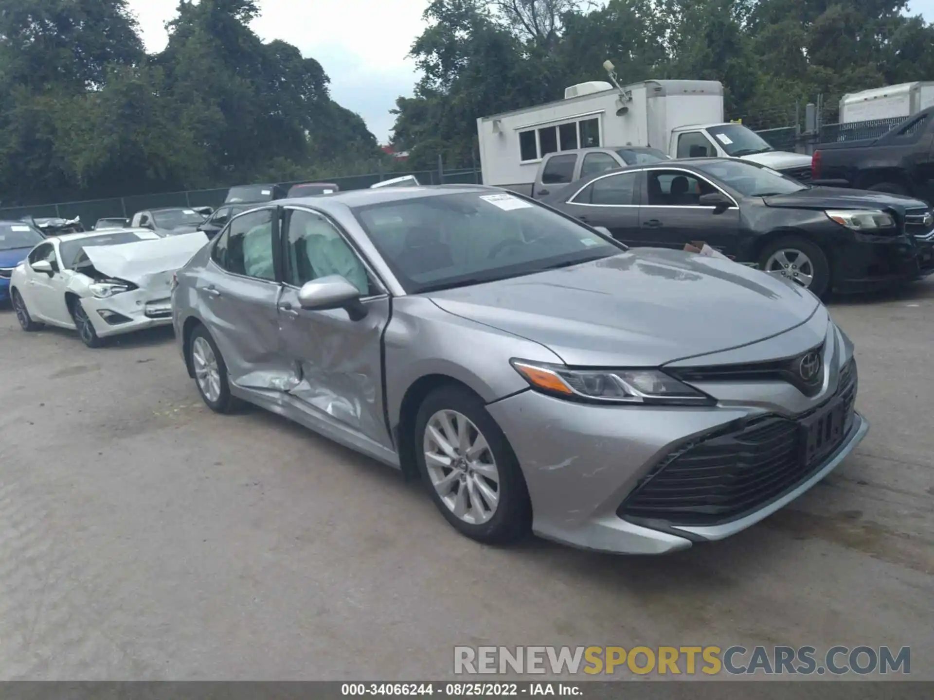 1 Photograph of a damaged car 4T1C11AK7LU912617 TOYOTA CAMRY 2020