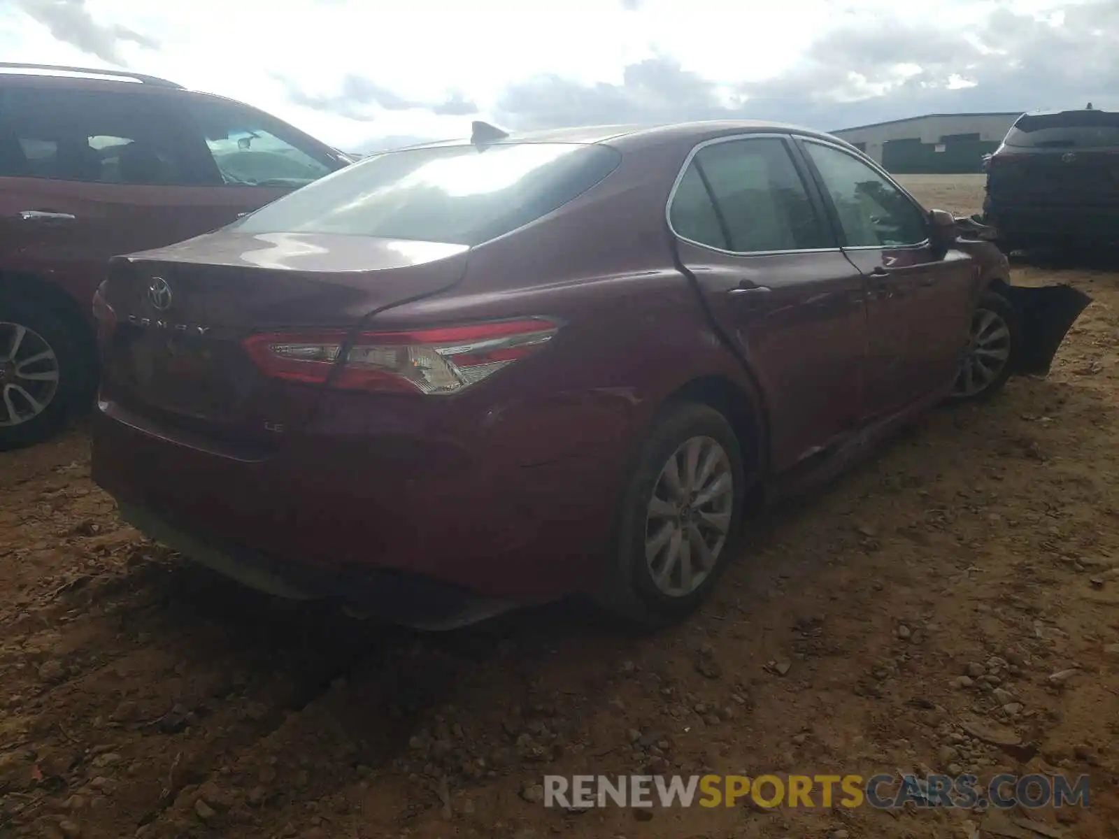 4 Photograph of a damaged car 4T1C11AK7LU913685 TOYOTA CAMRY 2020