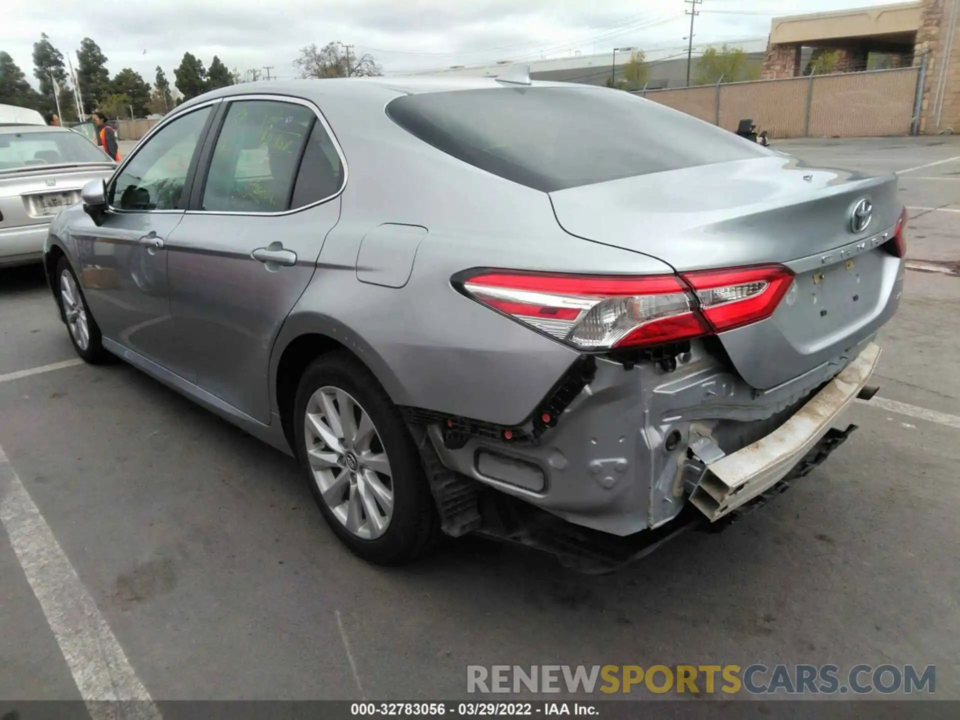 3 Photograph of a damaged car 4T1C11AK7LU916036 TOYOTA CAMRY 2020