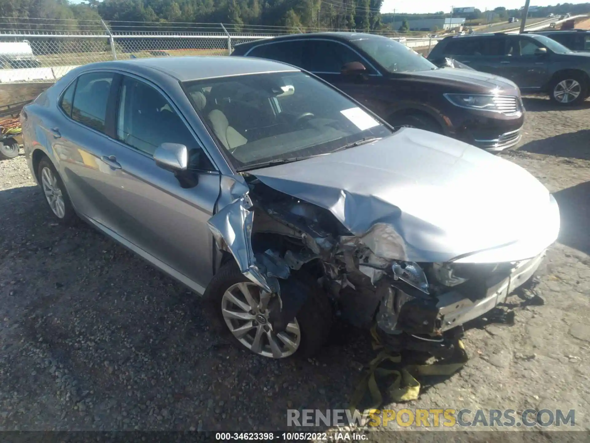 1 Photograph of a damaged car 4T1C11AK7LU917039 TOYOTA CAMRY 2020