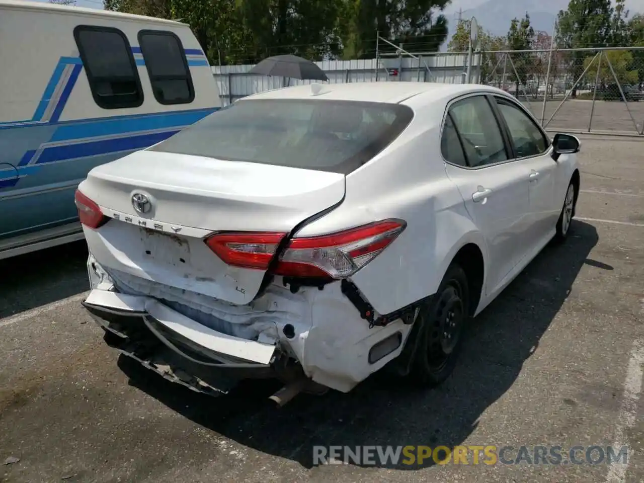 4 Photograph of a damaged car 4T1C11AK7LU917543 TOYOTA CAMRY 2020