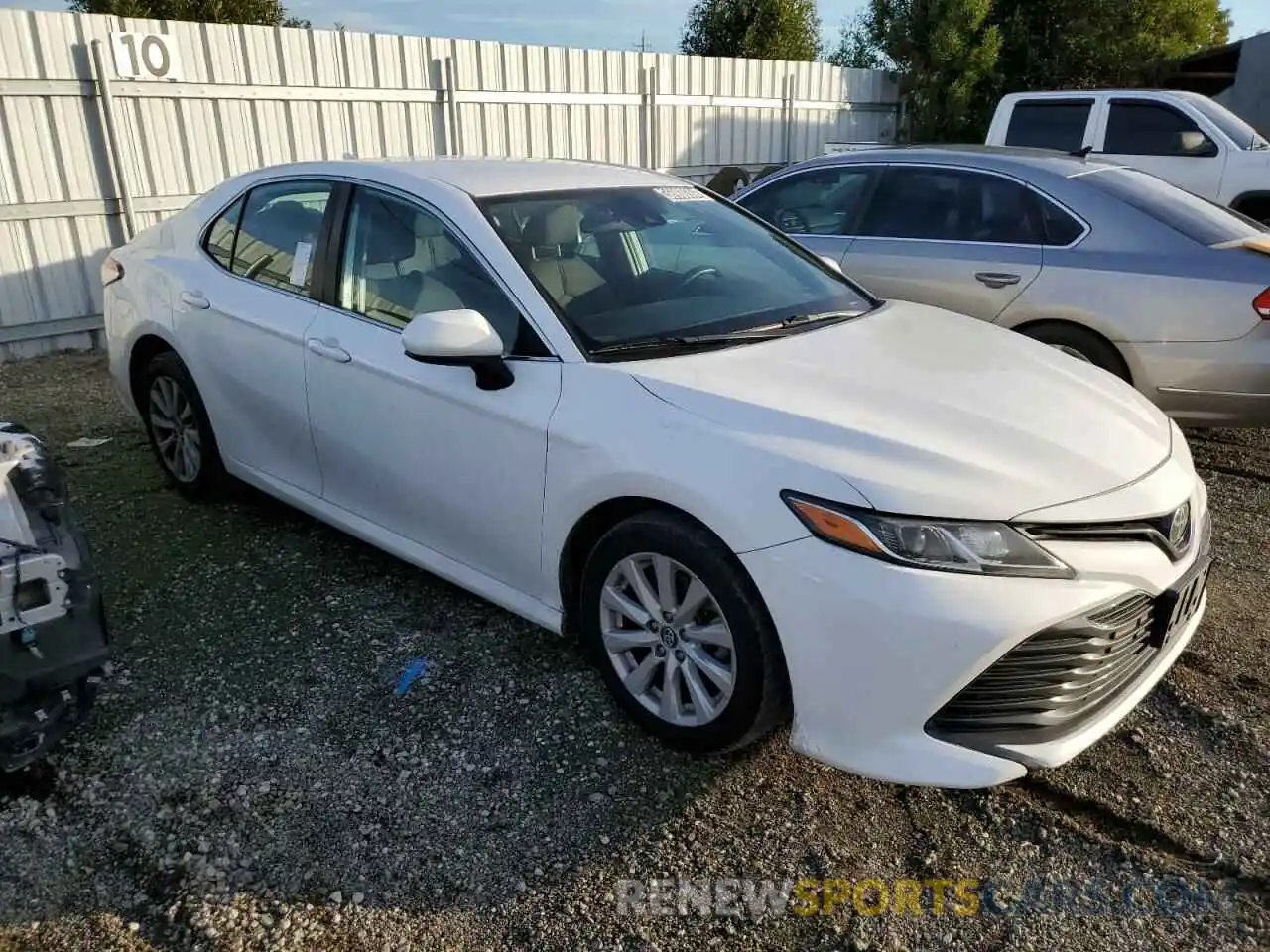 4 Photograph of a damaged car 4T1C11AK7LU918126 TOYOTA CAMRY 2020