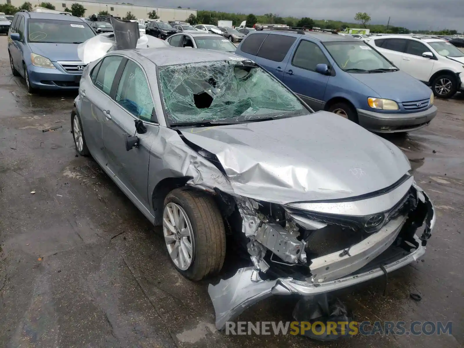 1 Photograph of a damaged car 4T1C11AK7LU921009 TOYOTA CAMRY 2020