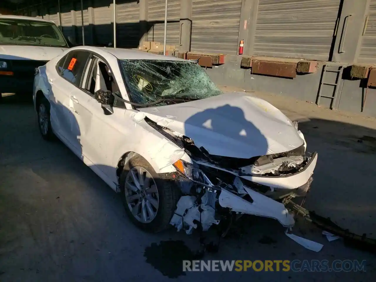 1 Photograph of a damaged car 4T1C11AK7LU925187 TOYOTA CAMRY 2020