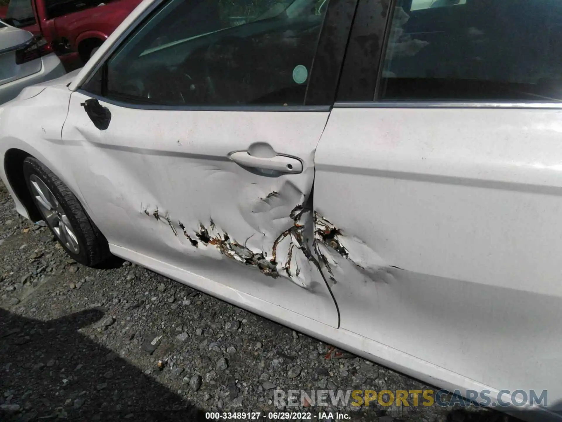 6 Photograph of a damaged car 4T1C11AK7LU928199 TOYOTA CAMRY 2020