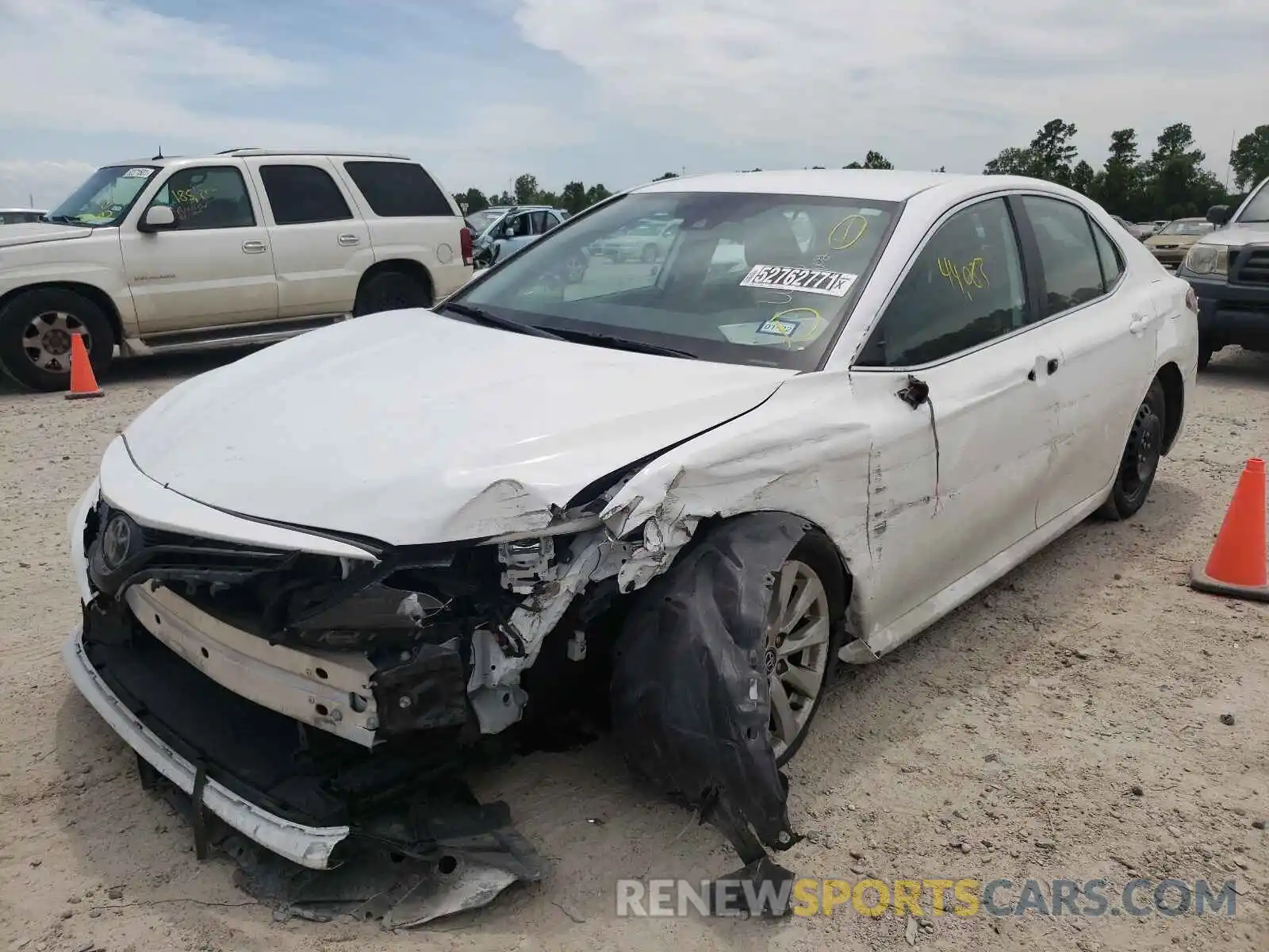 2 Photograph of a damaged car 4T1C11AK7LU929207 TOYOTA CAMRY 2020