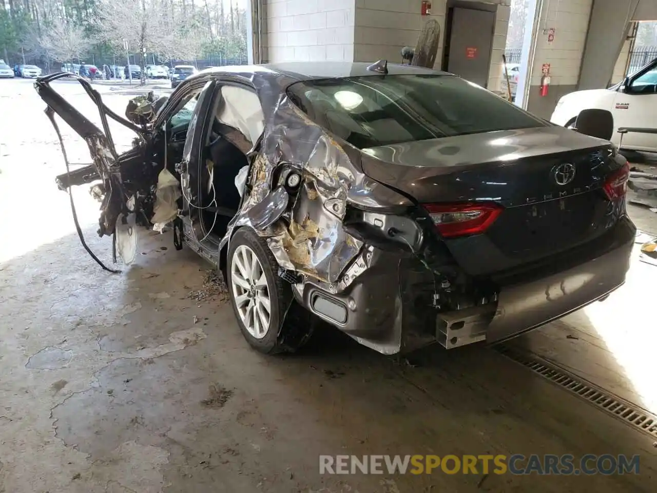 3 Photograph of a damaged car 4T1C11AK7LU929823 TOYOTA CAMRY 2020