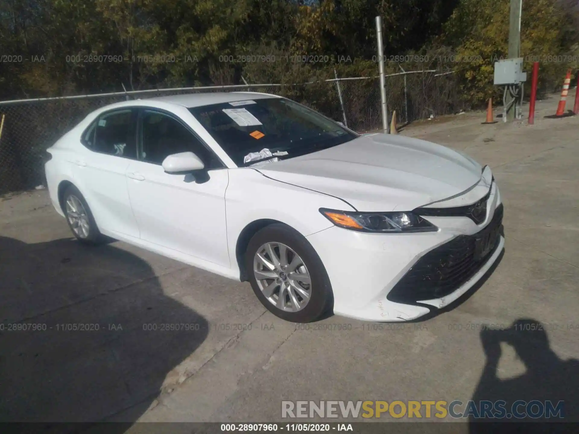 1 Photograph of a damaged car 4T1C11AK7LU930700 TOYOTA CAMRY 2020