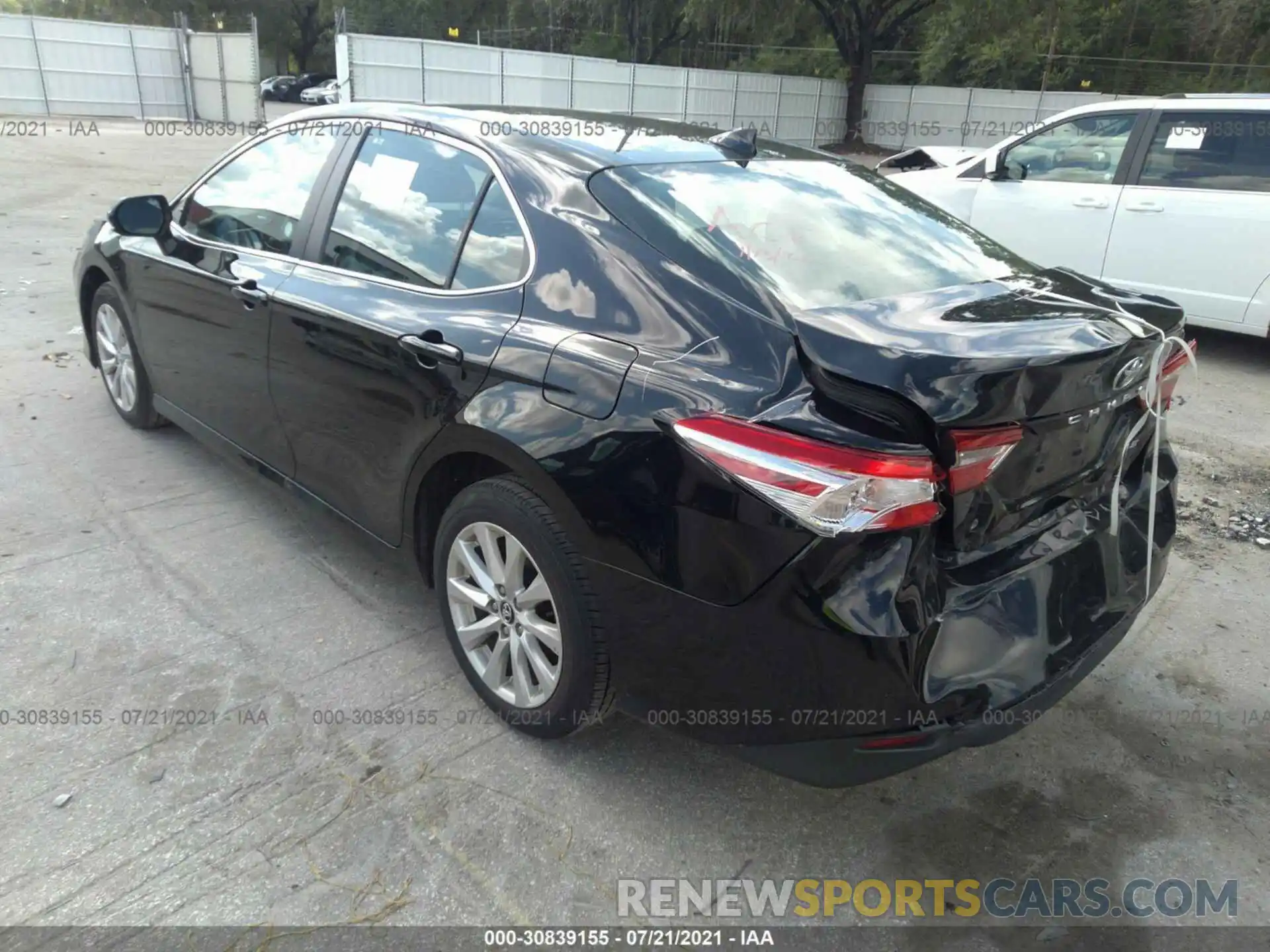 3 Photograph of a damaged car 4T1C11AK7LU931166 TOYOTA CAMRY 2020