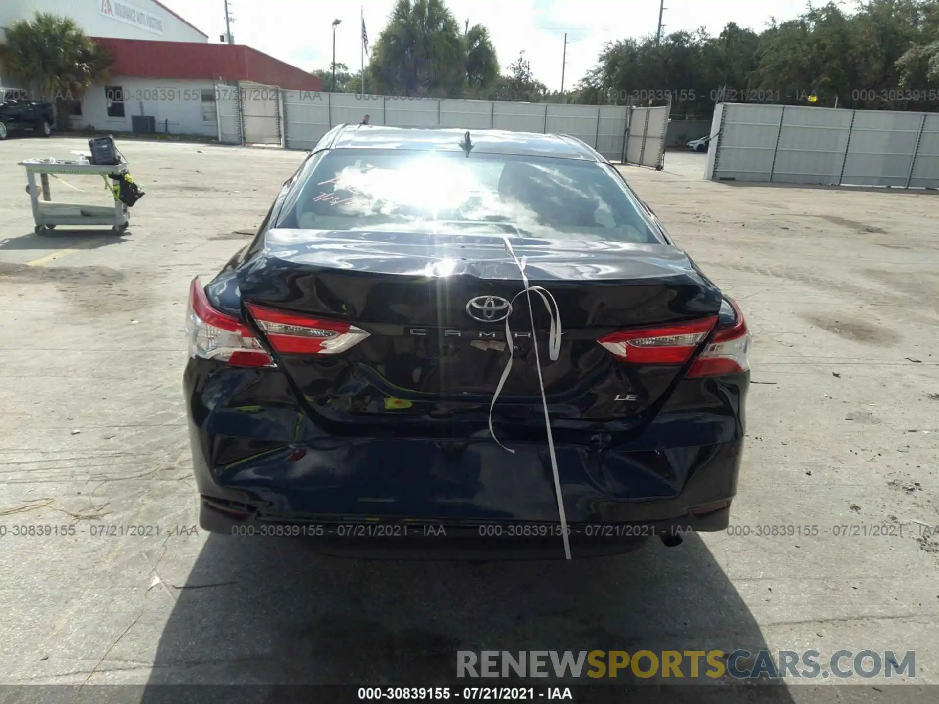 6 Photograph of a damaged car 4T1C11AK7LU931166 TOYOTA CAMRY 2020