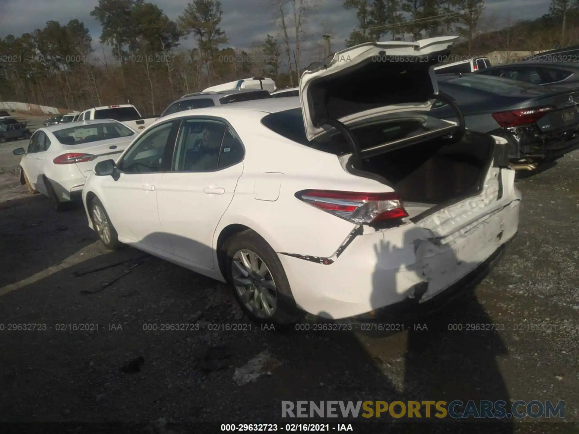 3 Photograph of a damaged car 4T1C11AK7LU931751 TOYOTA CAMRY 2020