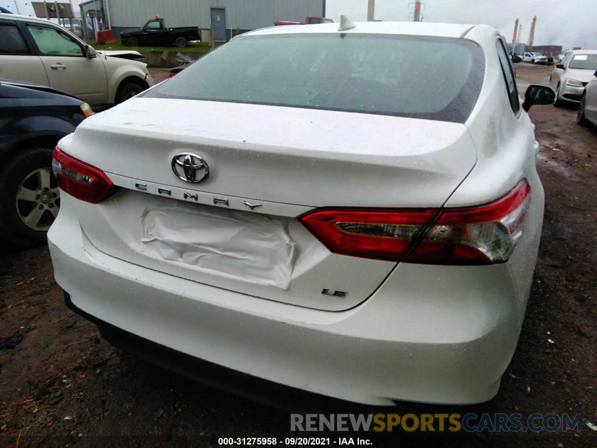 6 Photograph of a damaged car 4T1C11AK7LU939090 TOYOTA CAMRY 2020