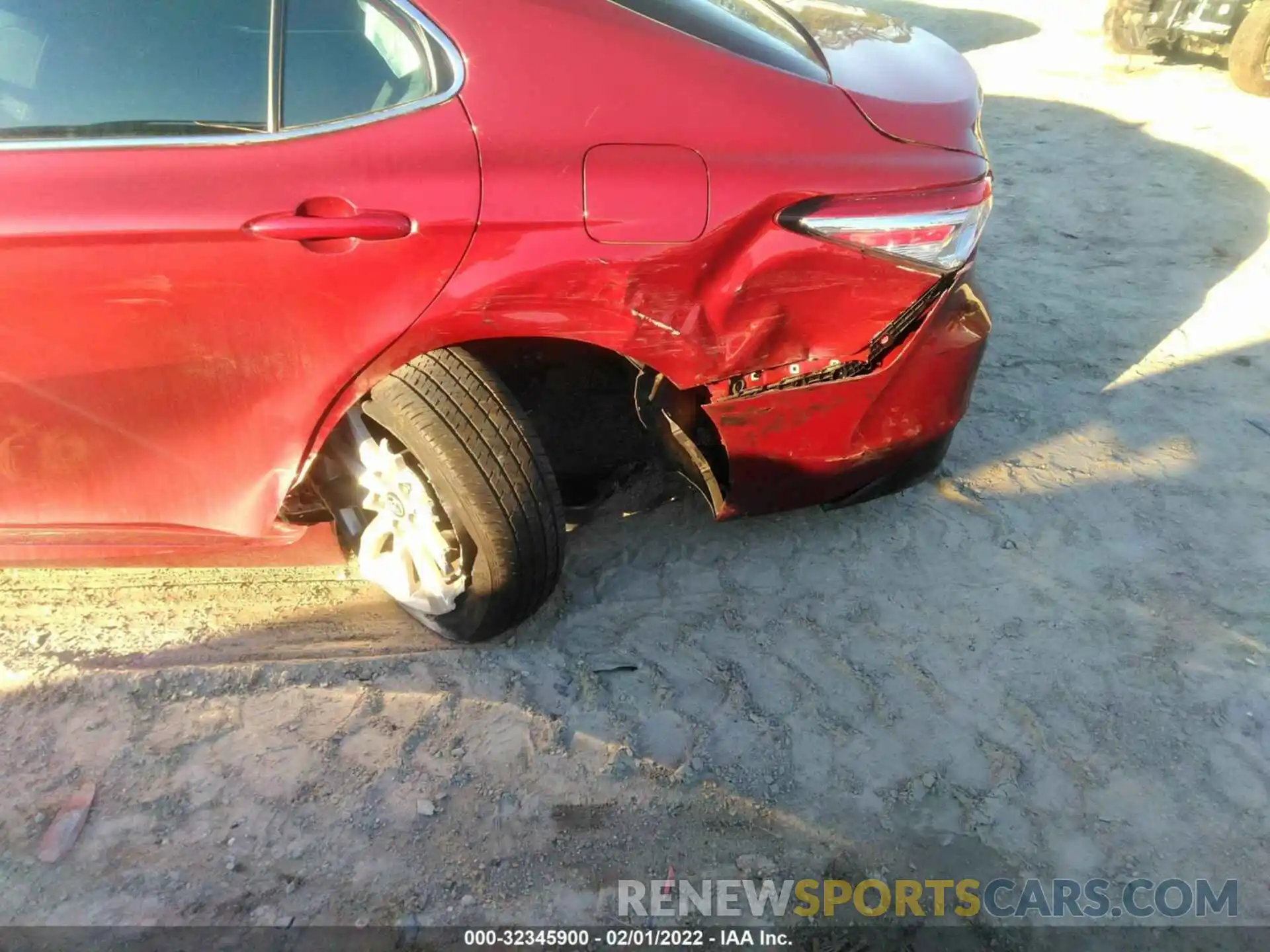 6 Photograph of a damaged car 4T1C11AK7LU939753 TOYOTA CAMRY 2020