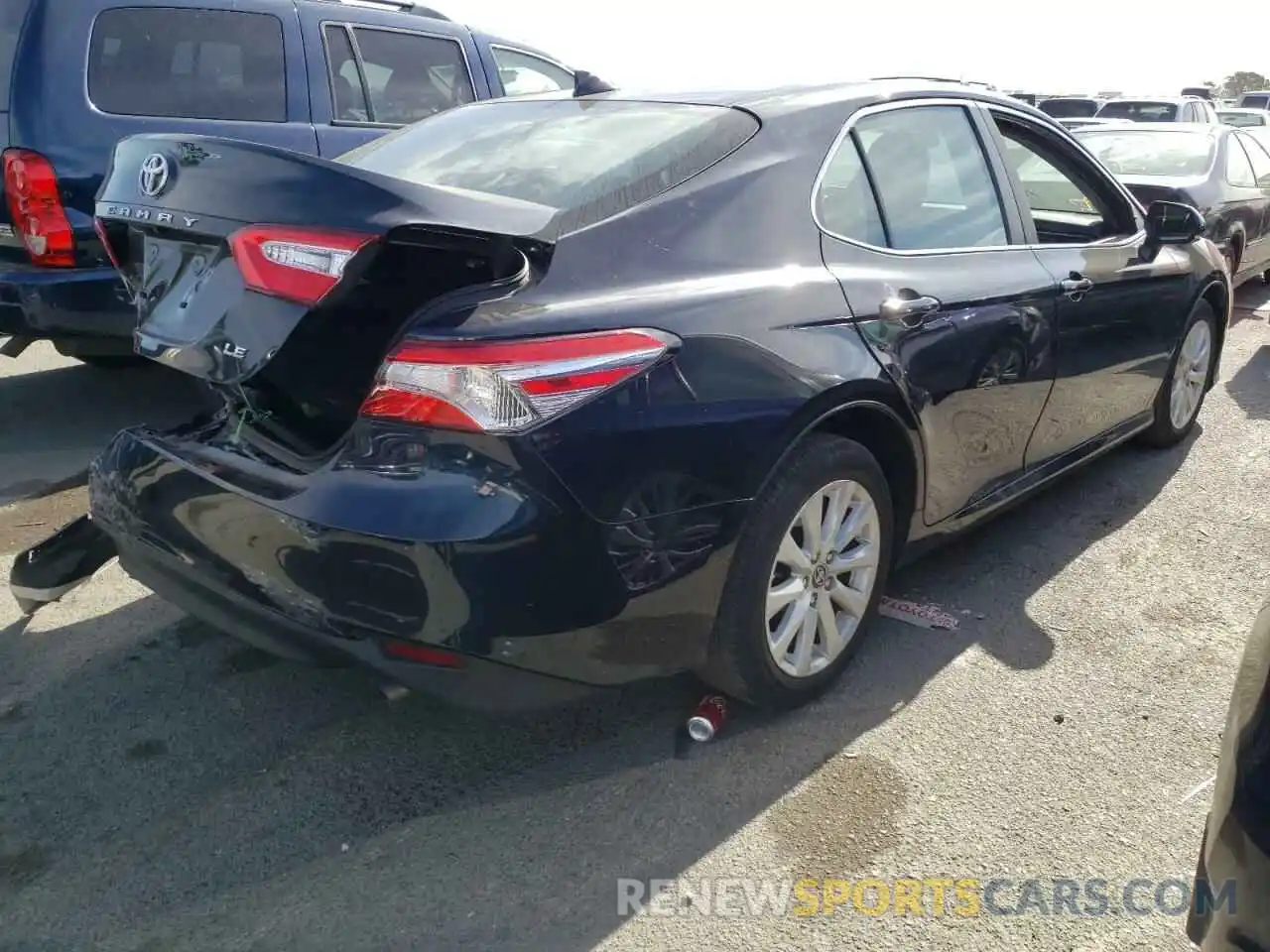 4 Photograph of a damaged car 4T1C11AK7LU939770 TOYOTA CAMRY 2020