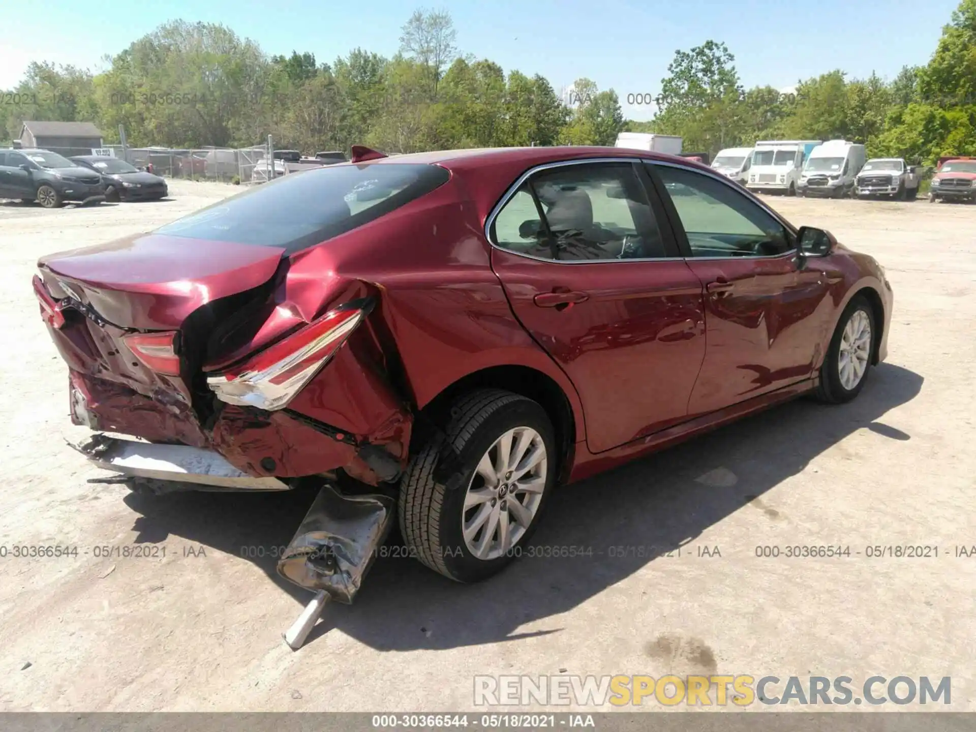 4 Photograph of a damaged car 4T1C11AK7LU942829 TOYOTA CAMRY 2020