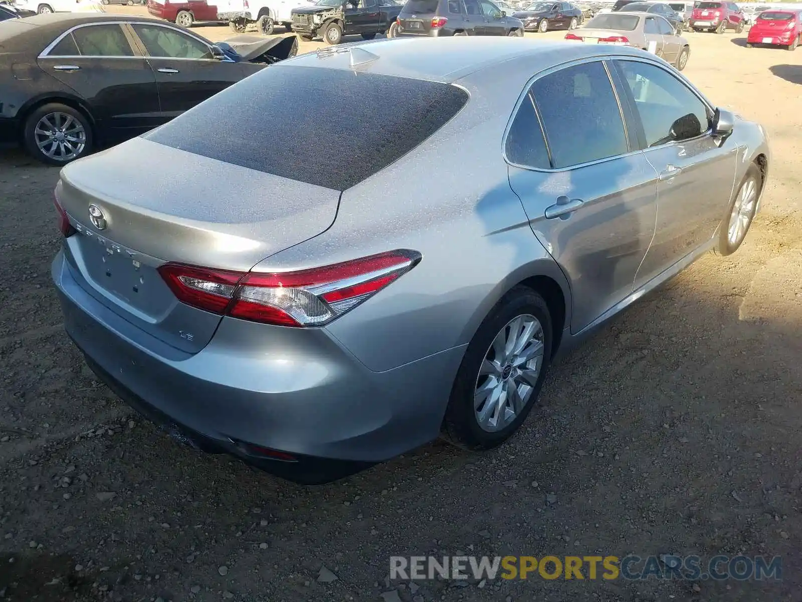 4 Photograph of a damaged car 4T1C11AK7LU946833 TOYOTA CAMRY 2020