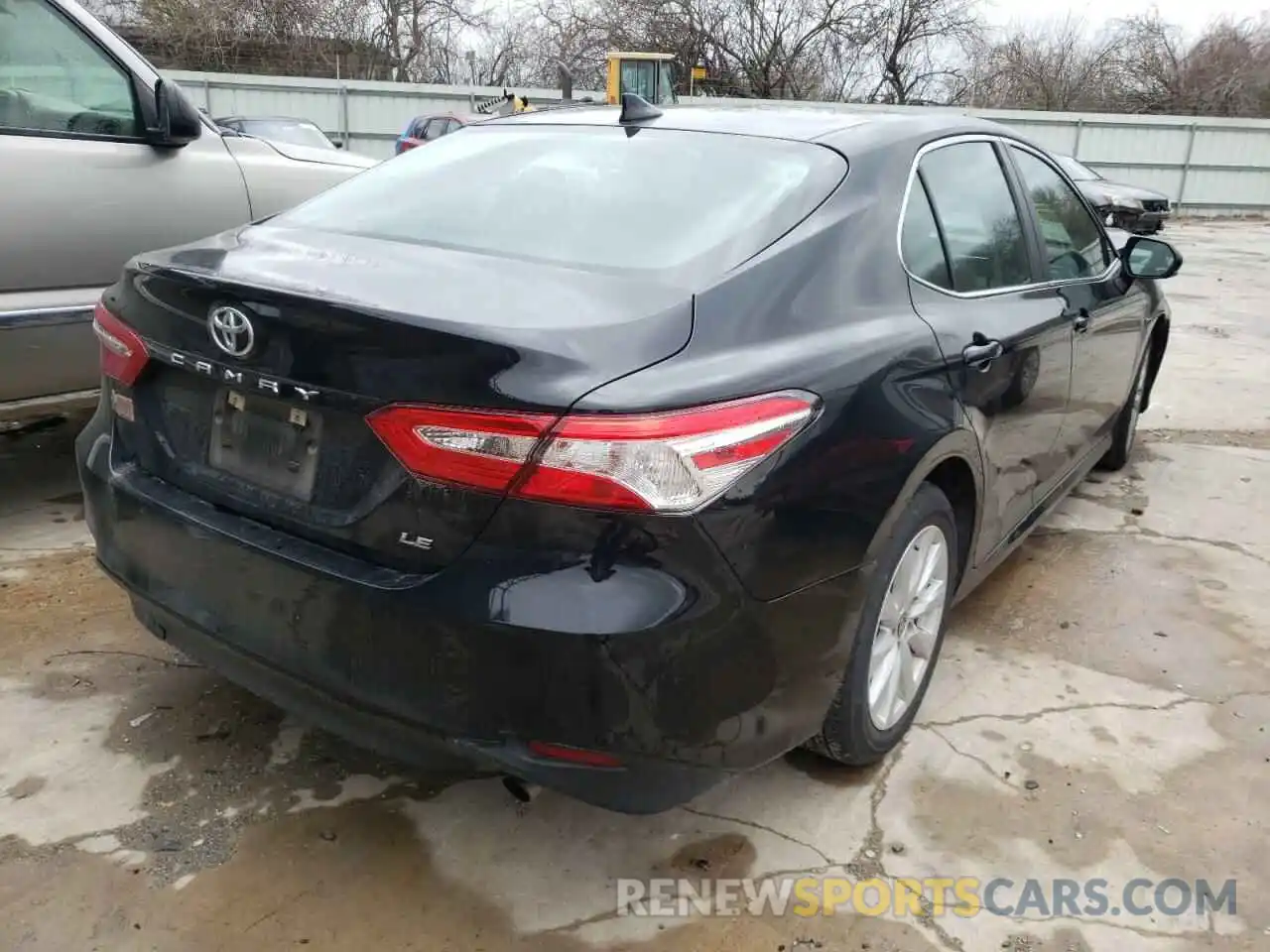 4 Photograph of a damaged car 4T1C11AK7LU948579 TOYOTA CAMRY 2020