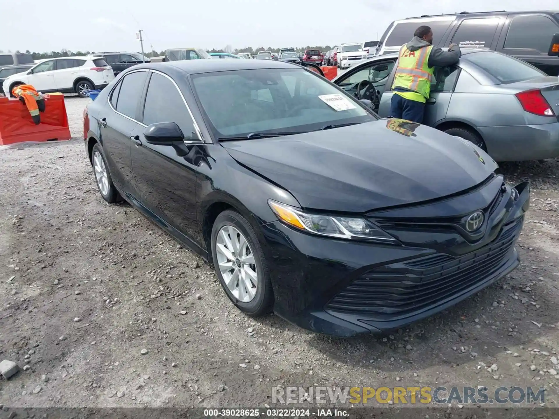 1 Photograph of a damaged car 4T1C11AK7LU951482 TOYOTA CAMRY 2020