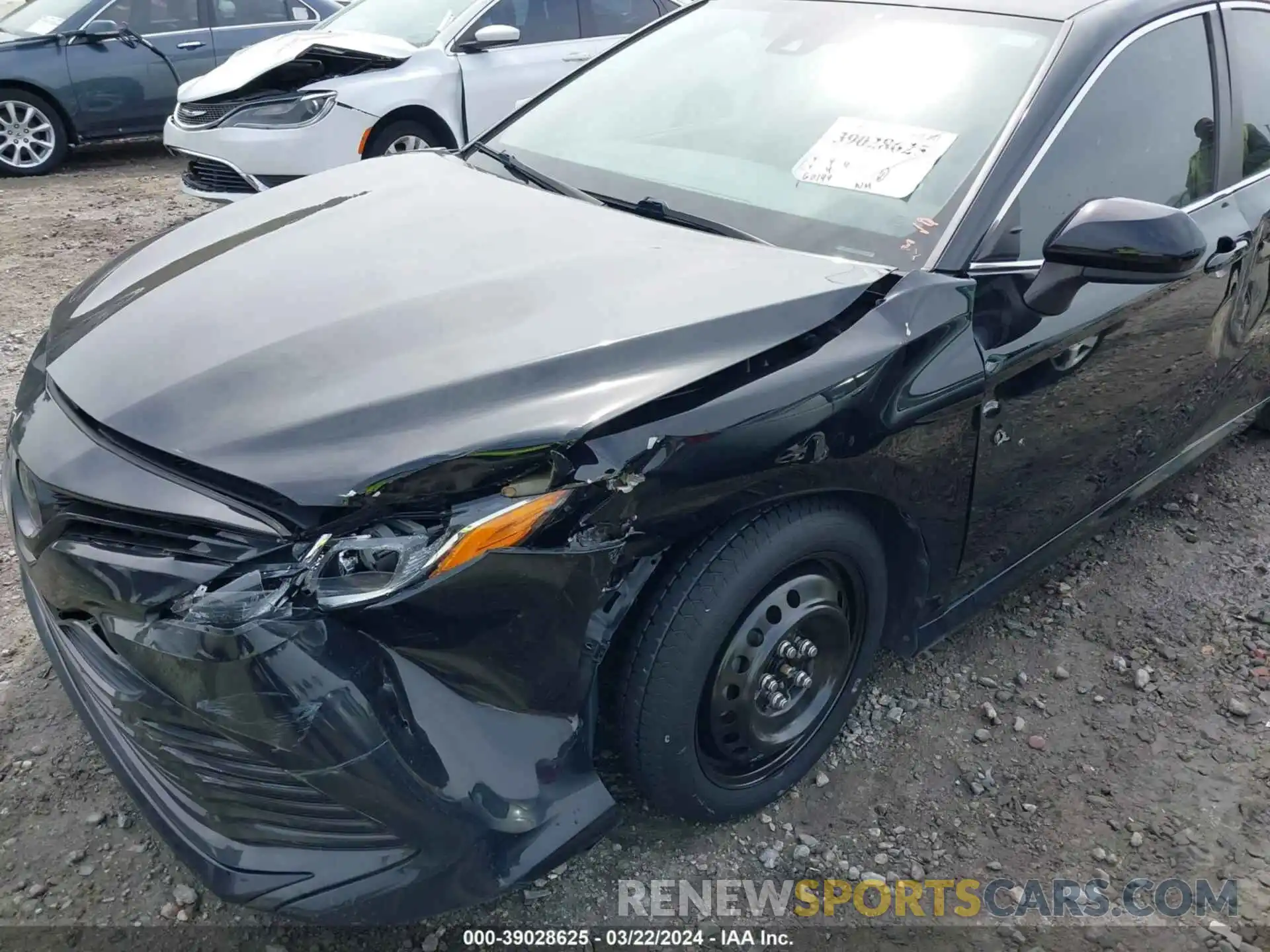 17 Photograph of a damaged car 4T1C11AK7LU951482 TOYOTA CAMRY 2020