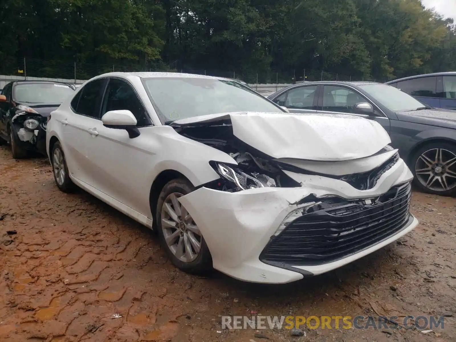 1 Photograph of a damaged car 4T1C11AK7LU959906 TOYOTA CAMRY 2020