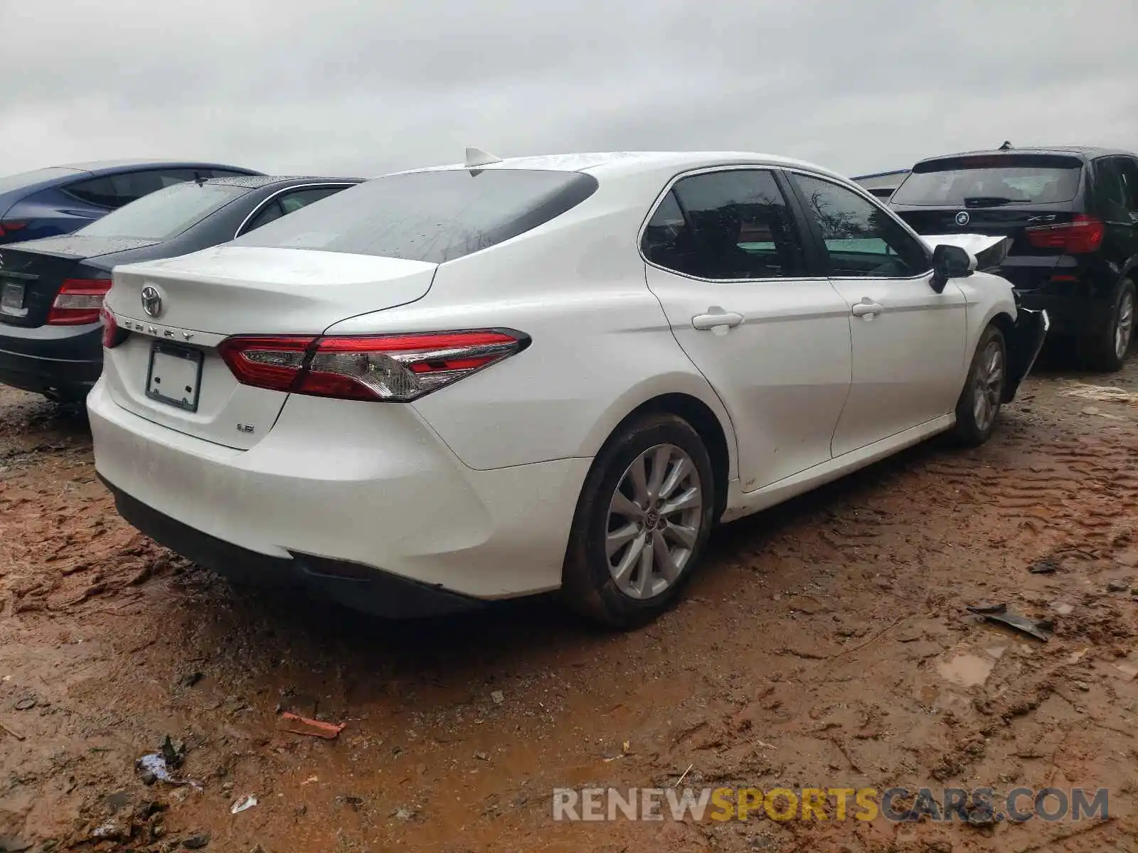 4 Photograph of a damaged car 4T1C11AK7LU959906 TOYOTA CAMRY 2020