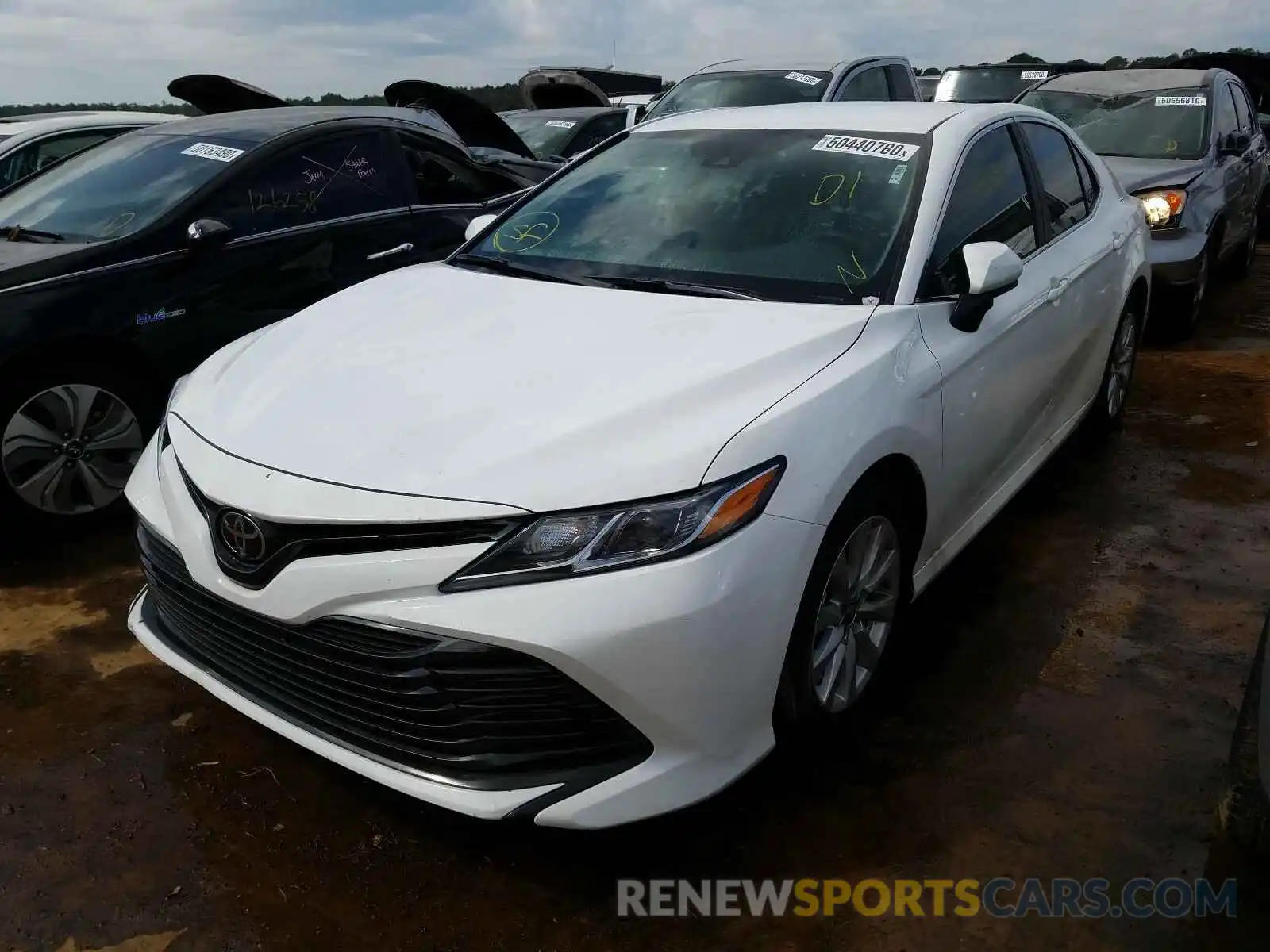 2 Photograph of a damaged car 4T1C11AK7LU960988 TOYOTA CAMRY 2020