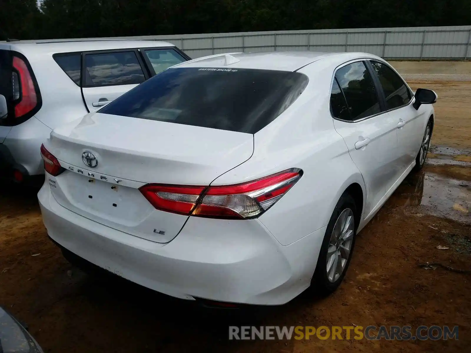 4 Photograph of a damaged car 4T1C11AK7LU960988 TOYOTA CAMRY 2020