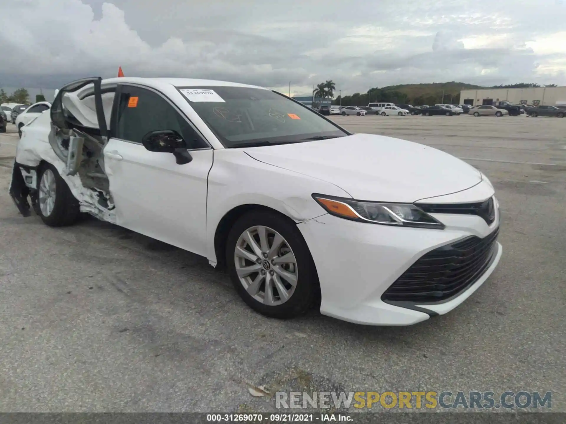 1 Photograph of a damaged car 4T1C11AK7LU971425 TOYOTA CAMRY 2020