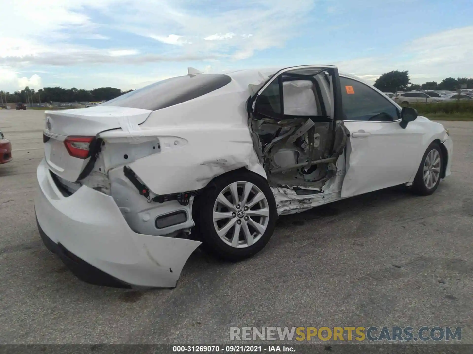 4 Photograph of a damaged car 4T1C11AK7LU971425 TOYOTA CAMRY 2020