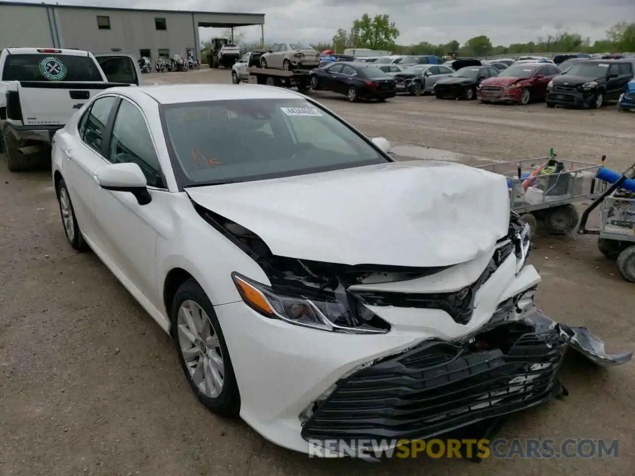 1 Photograph of a damaged car 4T1C11AK7LU974177 TOYOTA CAMRY 2020