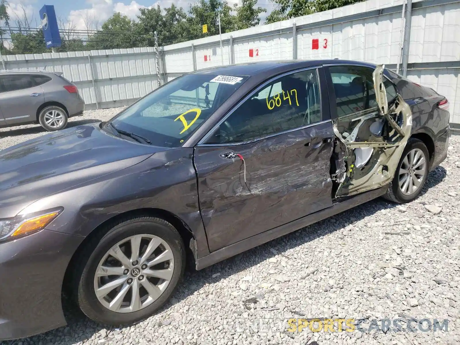 9 Photograph of a damaged car 4T1C11AK7LU975958 TOYOTA CAMRY 2020