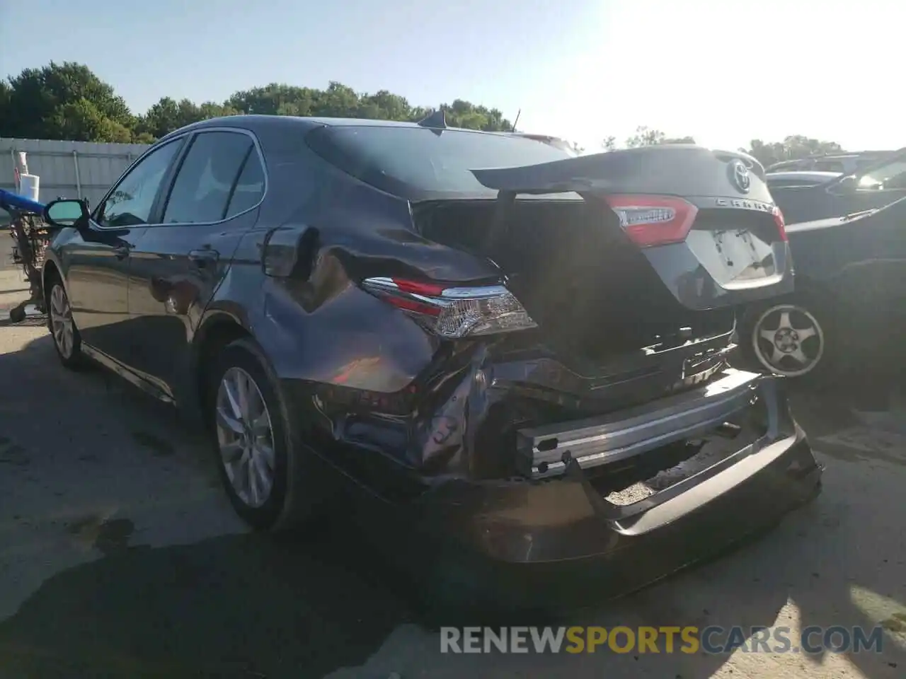 3 Photograph of a damaged car 4T1C11AK7LU978942 TOYOTA CAMRY 2020