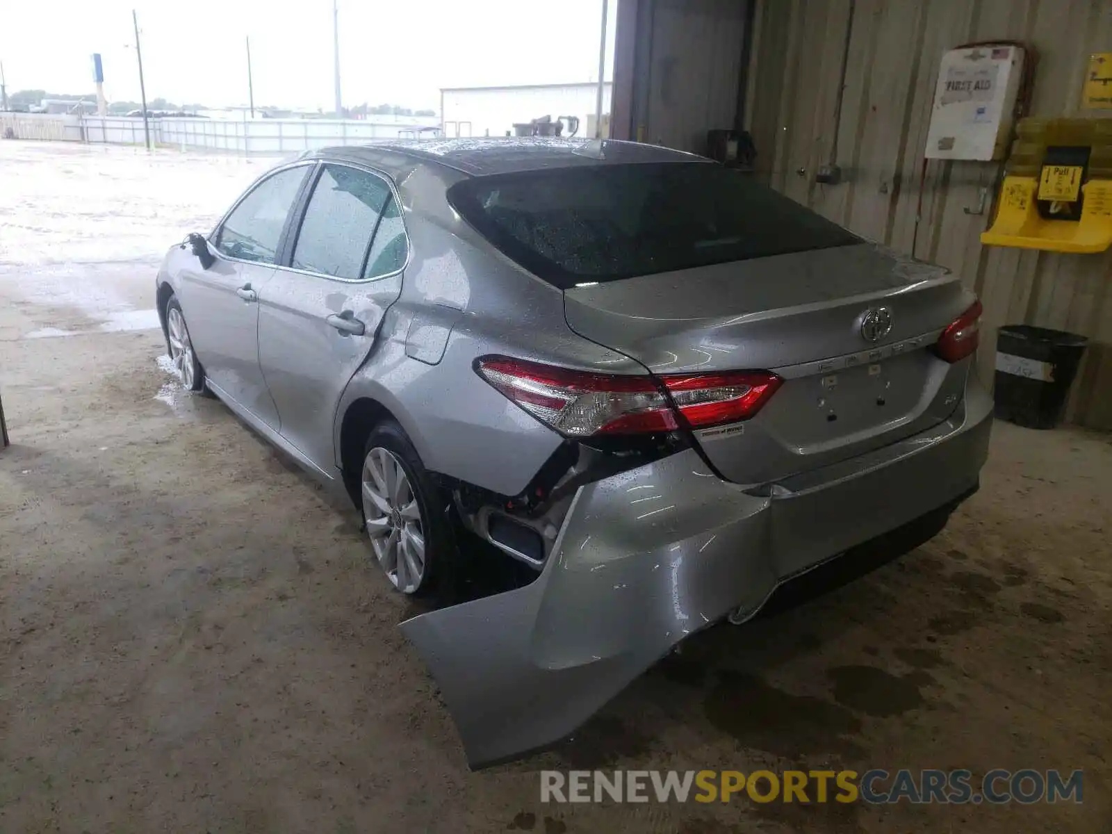 3 Photograph of a damaged car 4T1C11AK7LU986703 TOYOTA CAMRY 2020