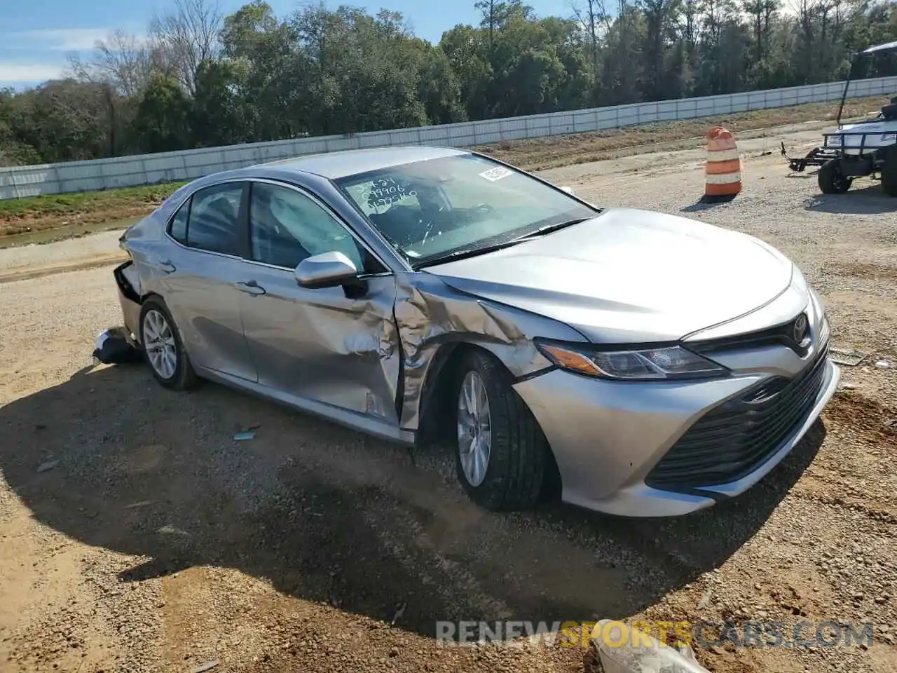 4 Photograph of a damaged car 4T1C11AK7LU995160 TOYOTA CAMRY 2020