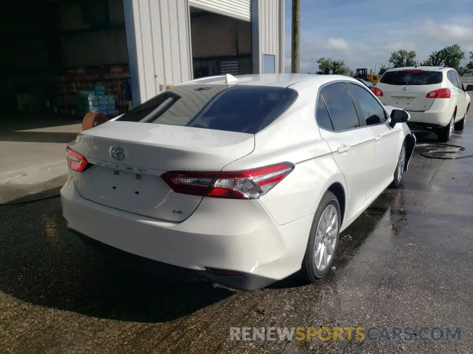 4 Photograph of a damaged car 4T1C11AK7LU997569 TOYOTA CAMRY 2020