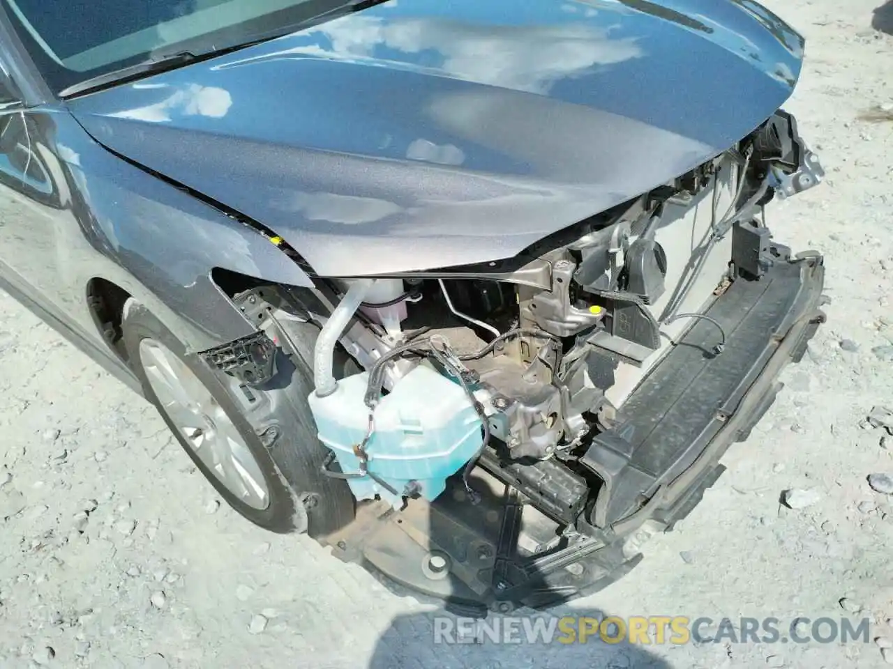 9 Photograph of a damaged car 4T1C11AK7LU997698 TOYOTA CAMRY 2020