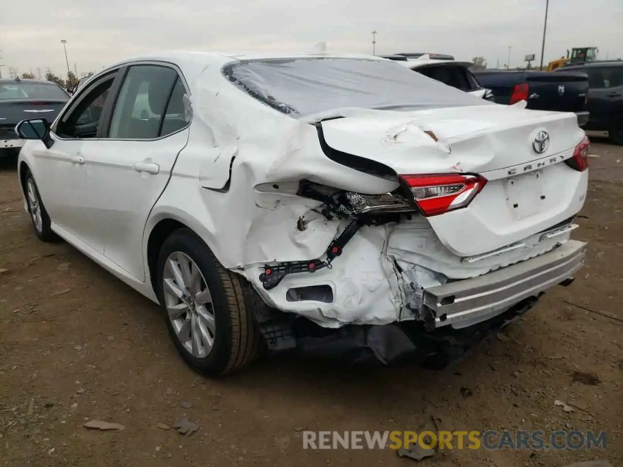 3 Photograph of a damaged car 4T1C11AK8LU307313 TOYOTA CAMRY 2020