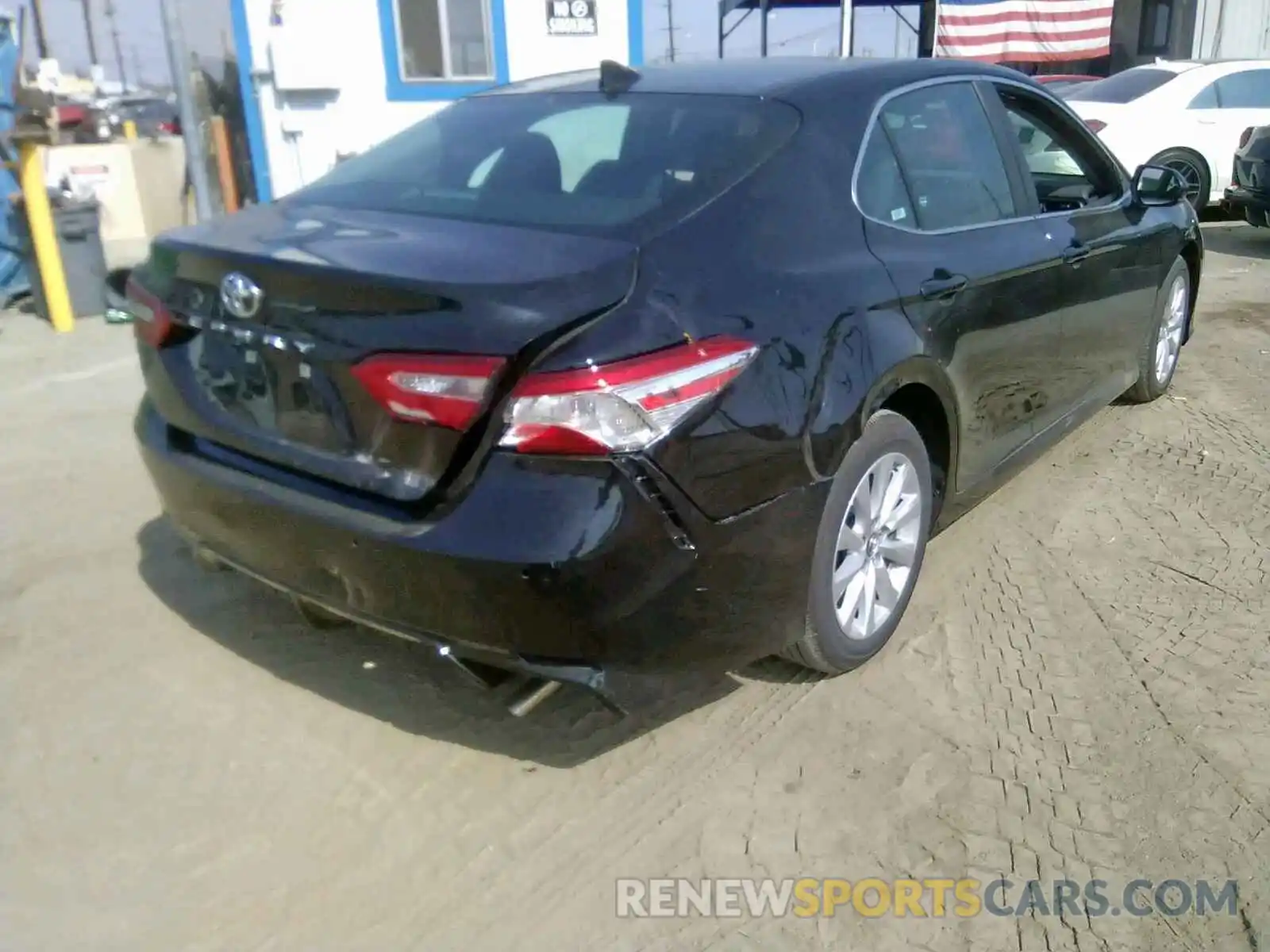 4 Photograph of a damaged car 4T1C11AK8LU314178 TOYOTA CAMRY 2020