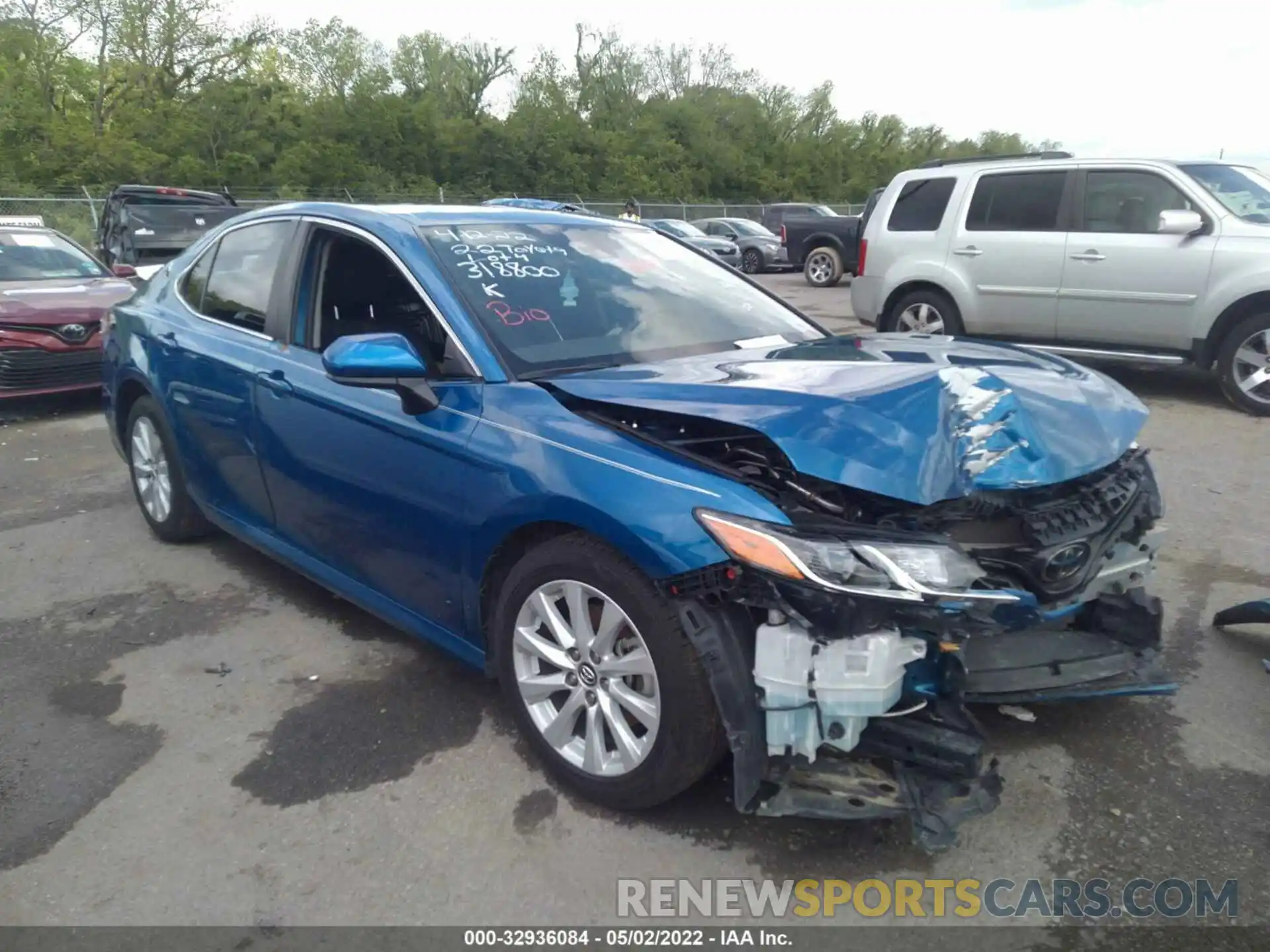 1 Photograph of a damaged car 4T1C11AK8LU318800 TOYOTA CAMRY 2020