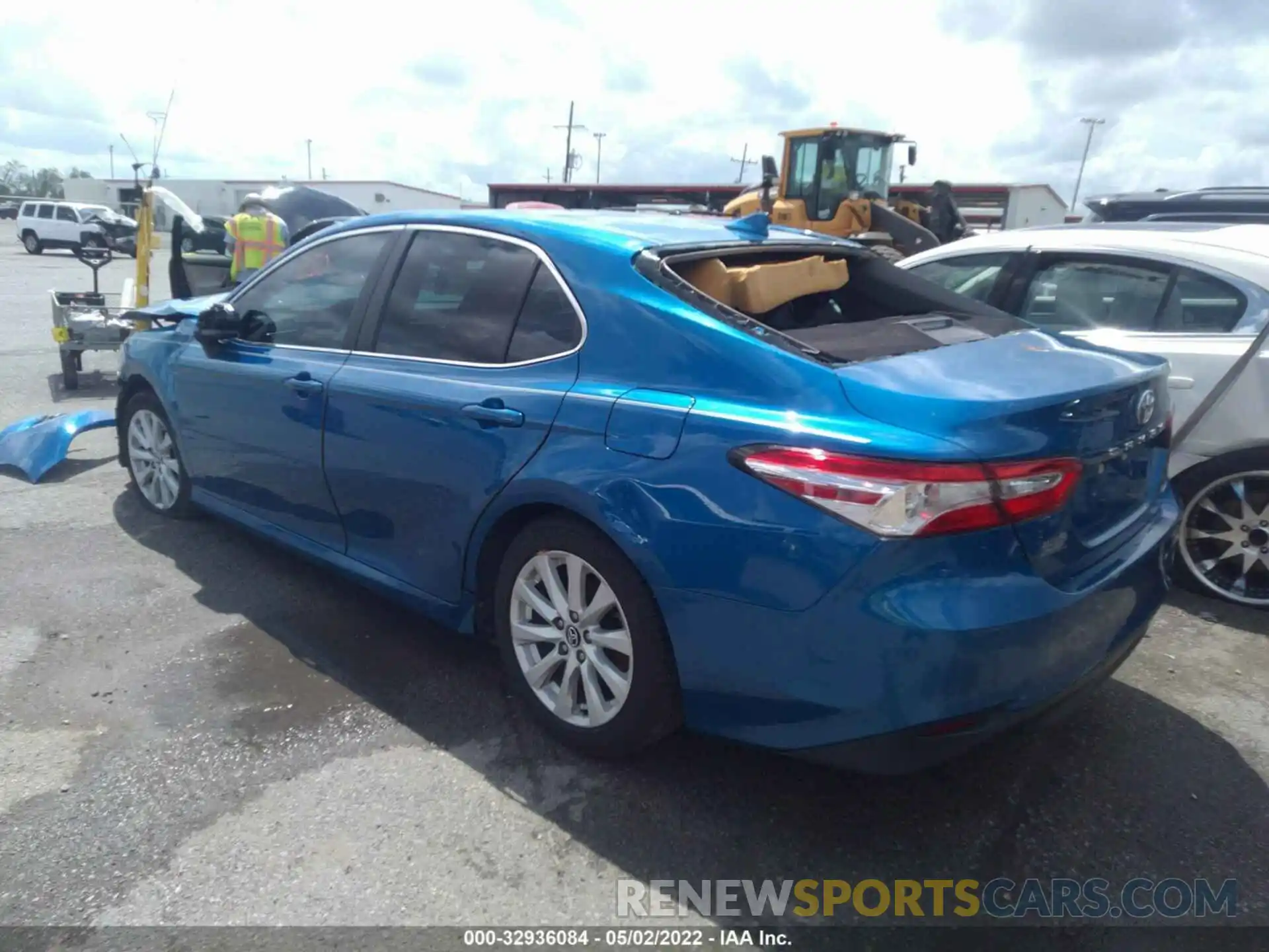 3 Photograph of a damaged car 4T1C11AK8LU318800 TOYOTA CAMRY 2020