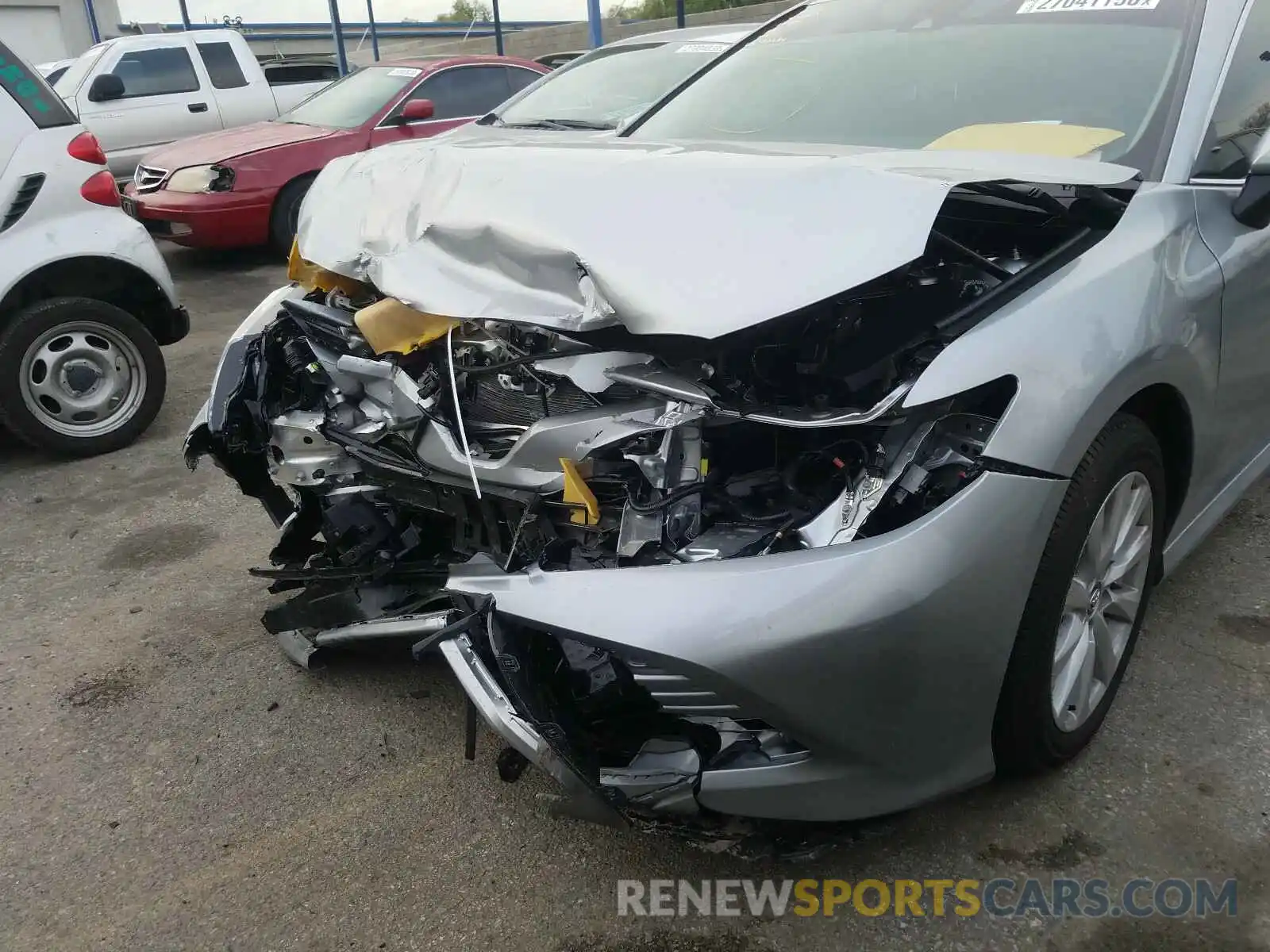 9 Photograph of a damaged car 4T1C11AK8LU322474 TOYOTA CAMRY 2020