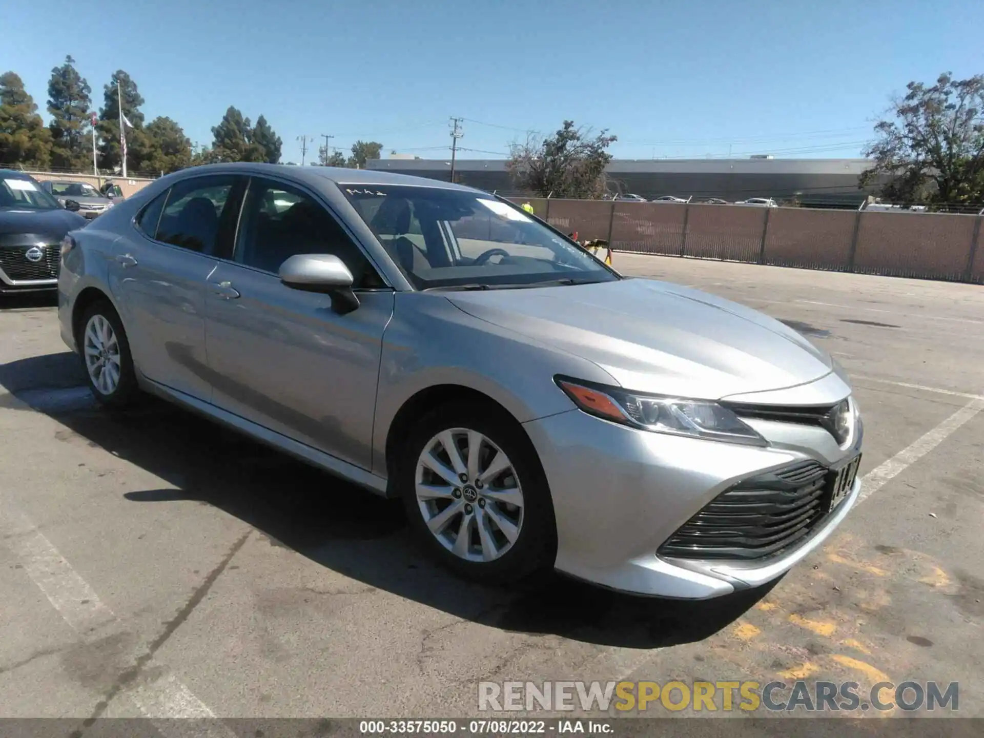 1 Photograph of a damaged car 4T1C11AK8LU330025 TOYOTA CAMRY 2020